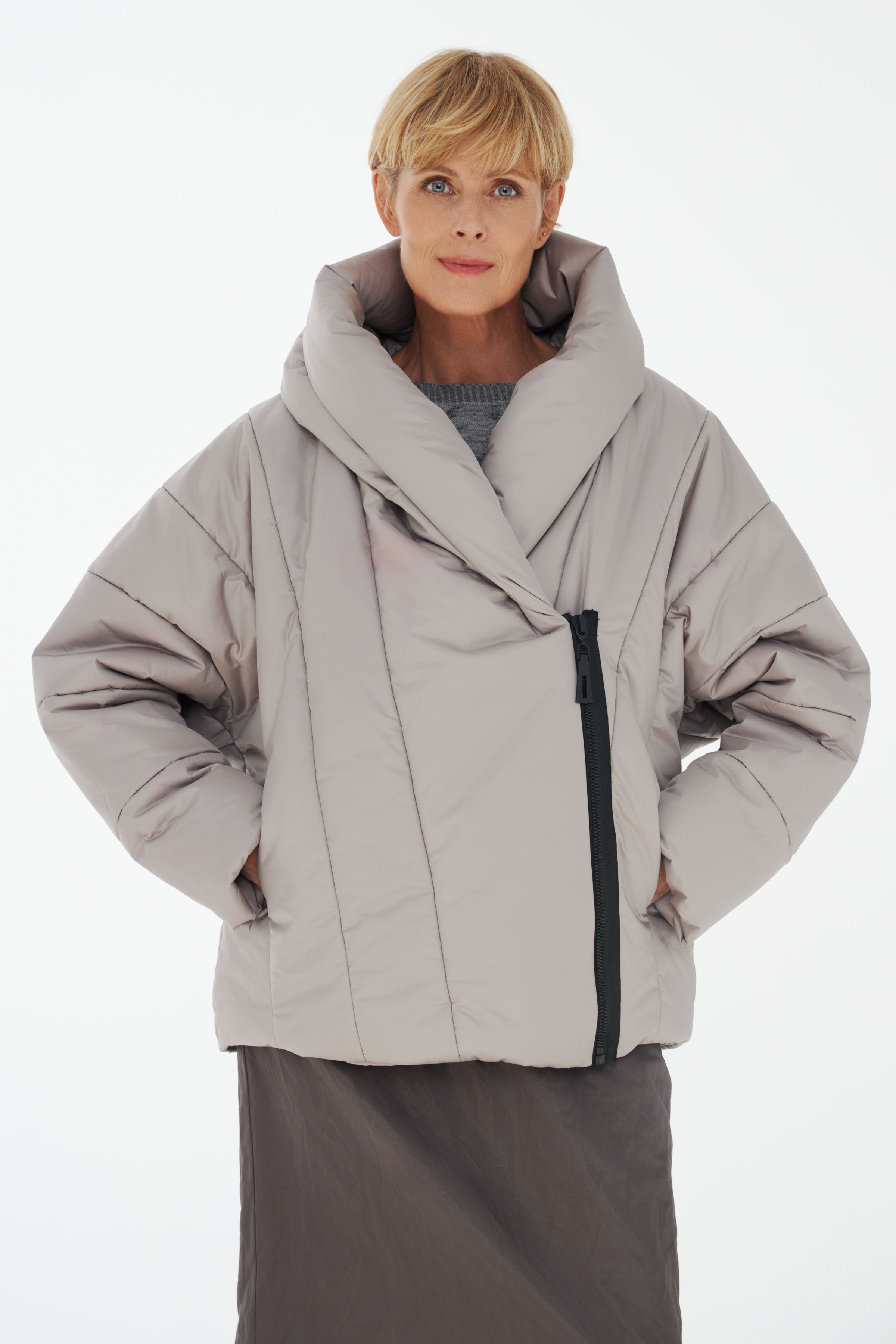 Куртка с диагональными швами 10 Серый (grise) от Lesel (Лесель)! Заказывайте по ✆ 8 (800) 777 02 37