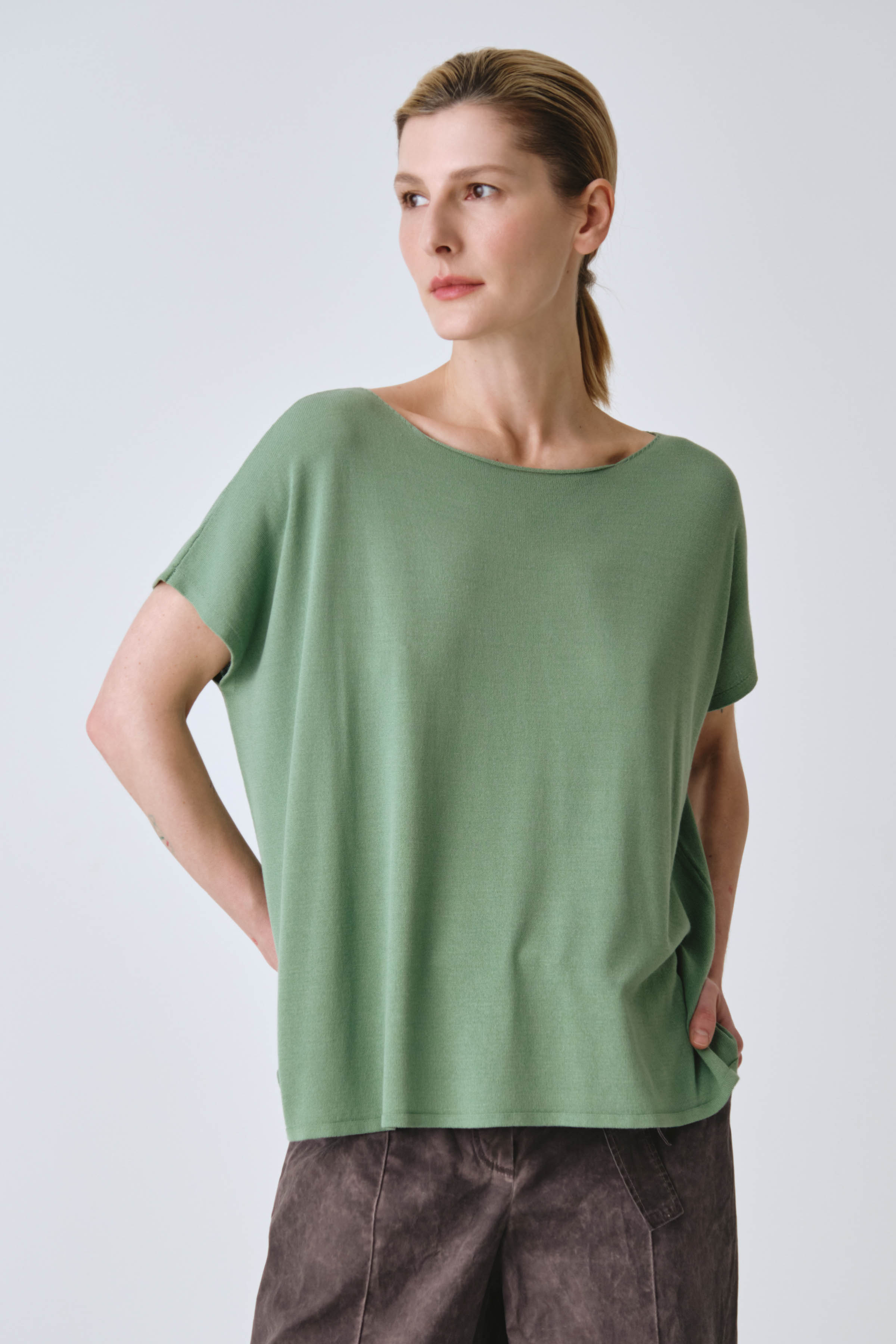 Джемпер с коротким рукавом База