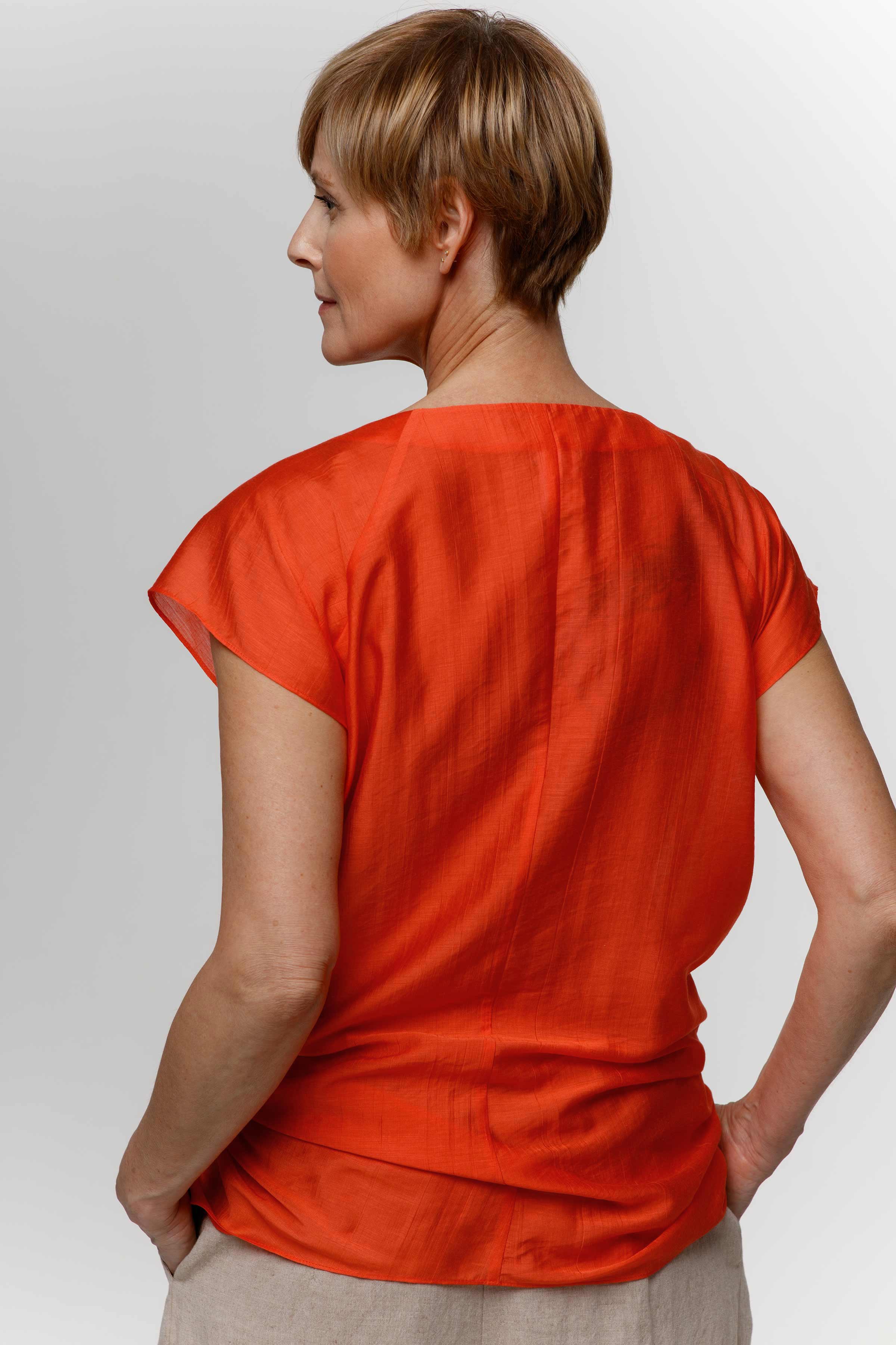 Блуза с узлом, шёлк  от Lesel (Лесель)! Заказывайте по ✆ 8 (800) 777 02 37