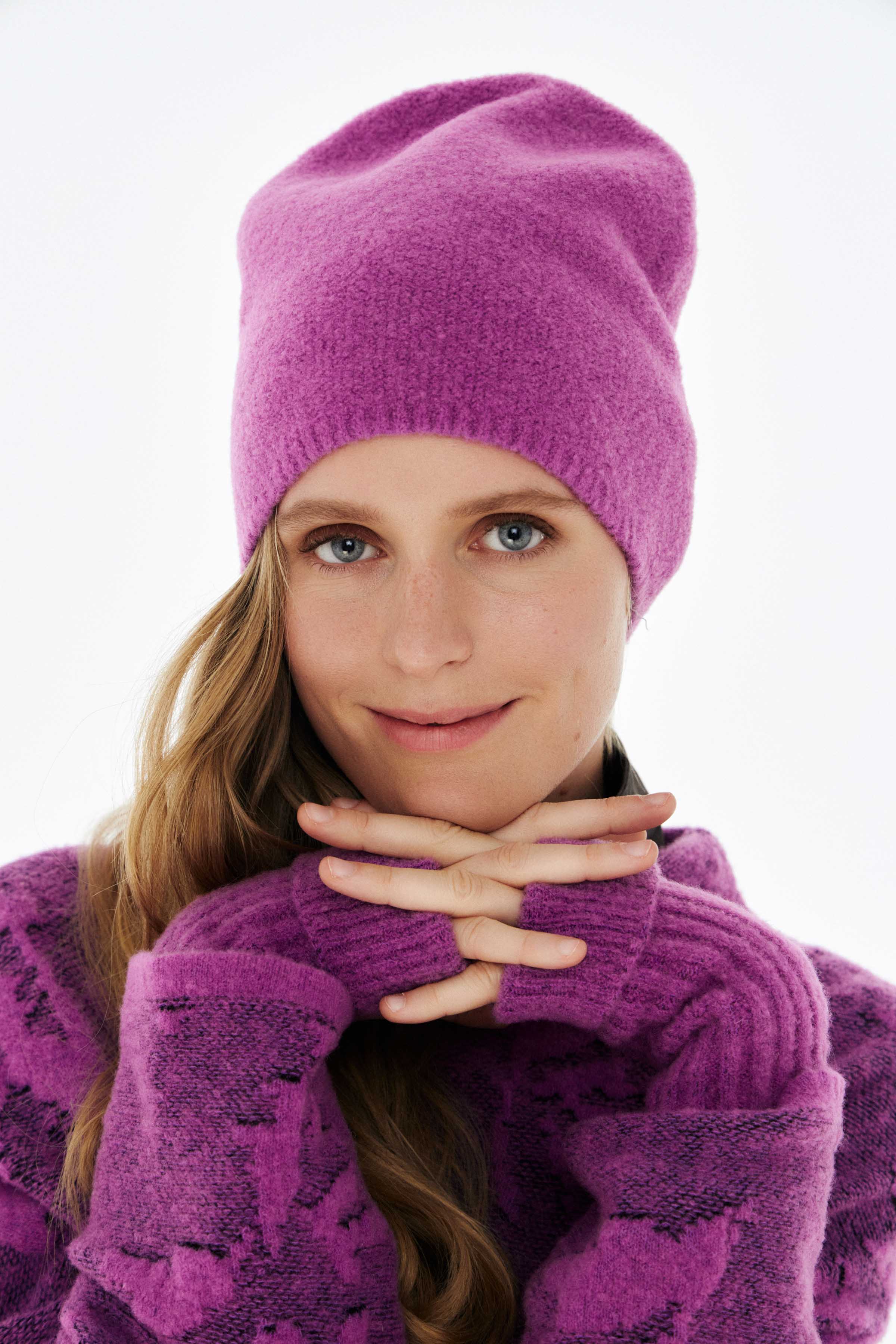 Шапка Овал 43 Цикламен (cyclamen) от Lesel (Лесель)! Заказывайте по ✆ 8 (800) 777 02 37