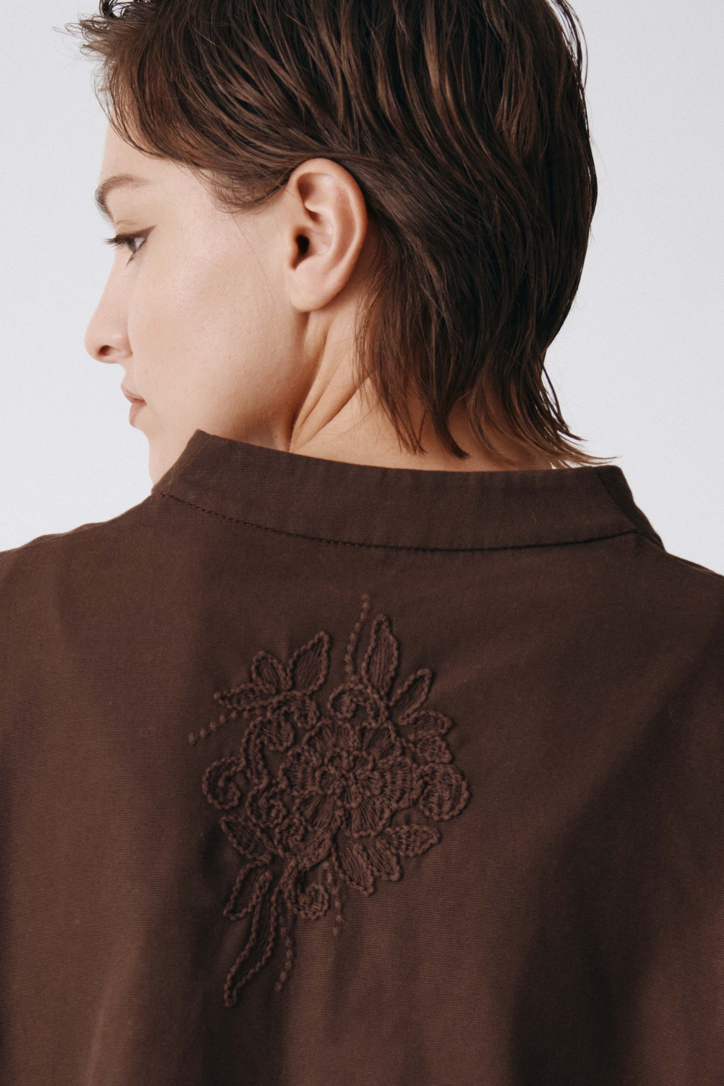 Жакет накидка с вышивкой, короткий  от Lesel (Лесель)! Заказывайте по ✆ 8 (800) 777 02 37