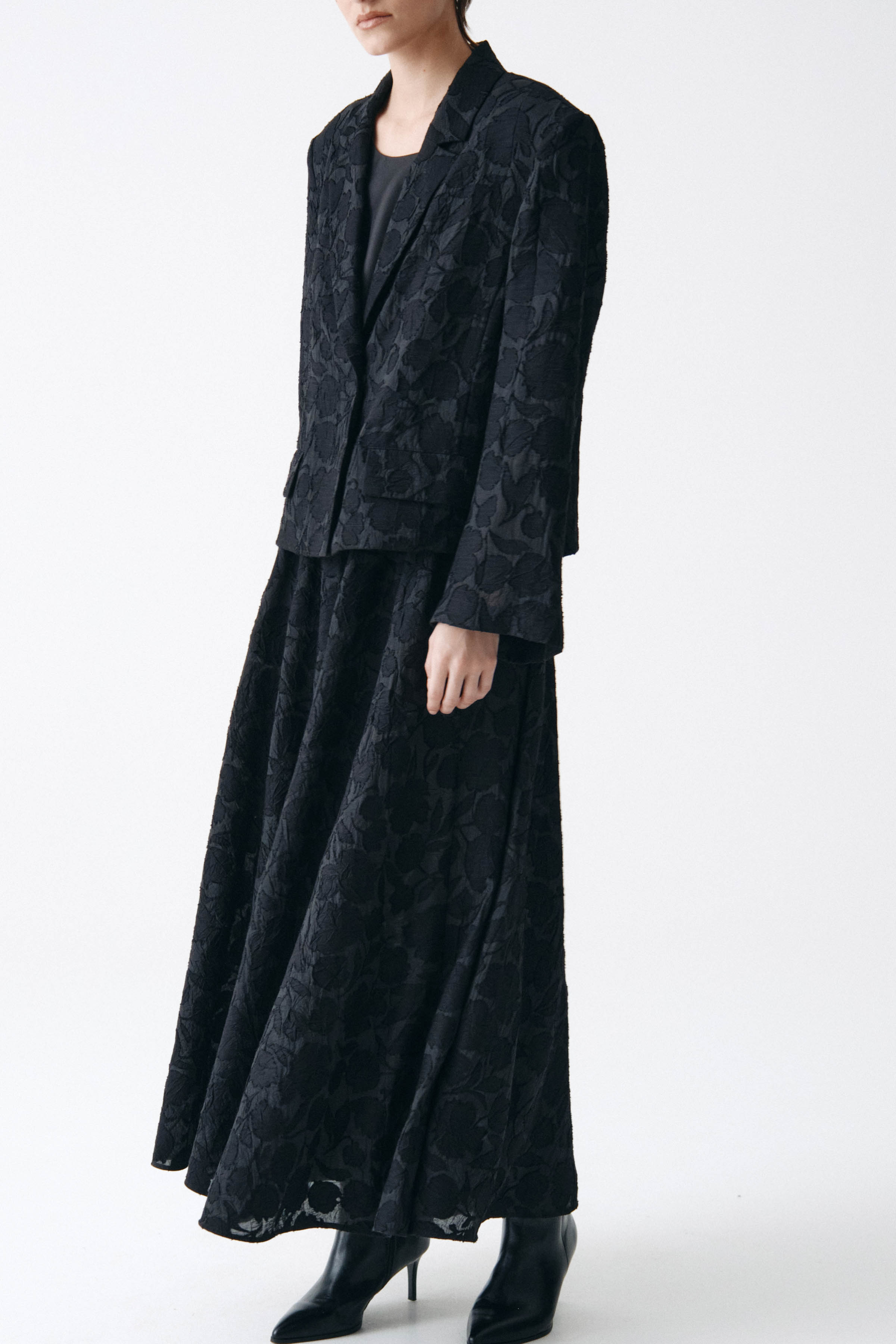 Жакет Прозрачные цветы  от Lesel (Лесель)! Заказывайте по ✆ 8 (800) 777 02 37