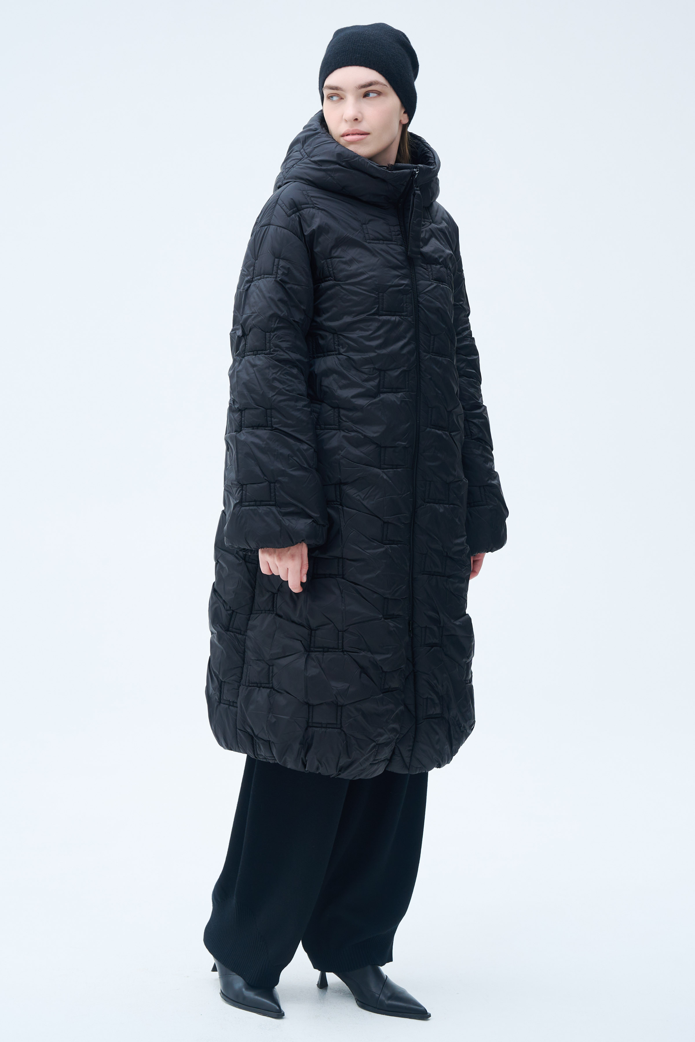 Пальто стежка лого, среднее 00 Черный (noir), 74 Тень (ombre) от Lesel (Лесель)! Заказывайте по ✆ 8 (800) 777 02 37