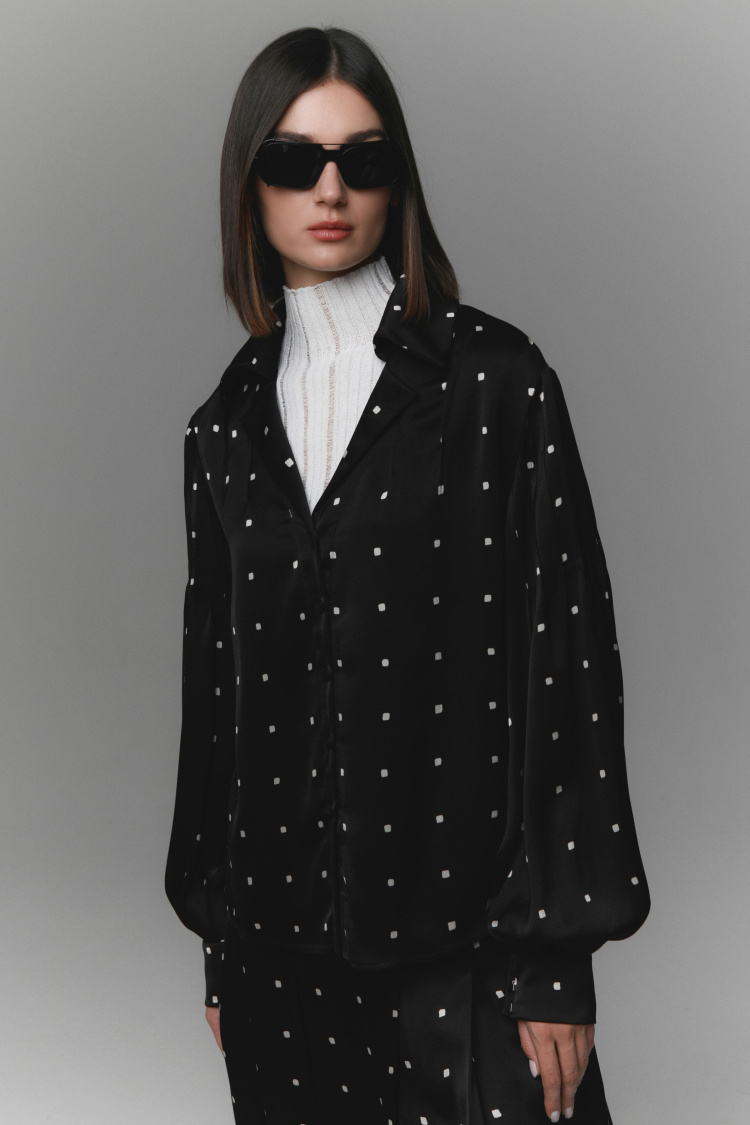 Блуза с защипами "Ночные окна", атласная