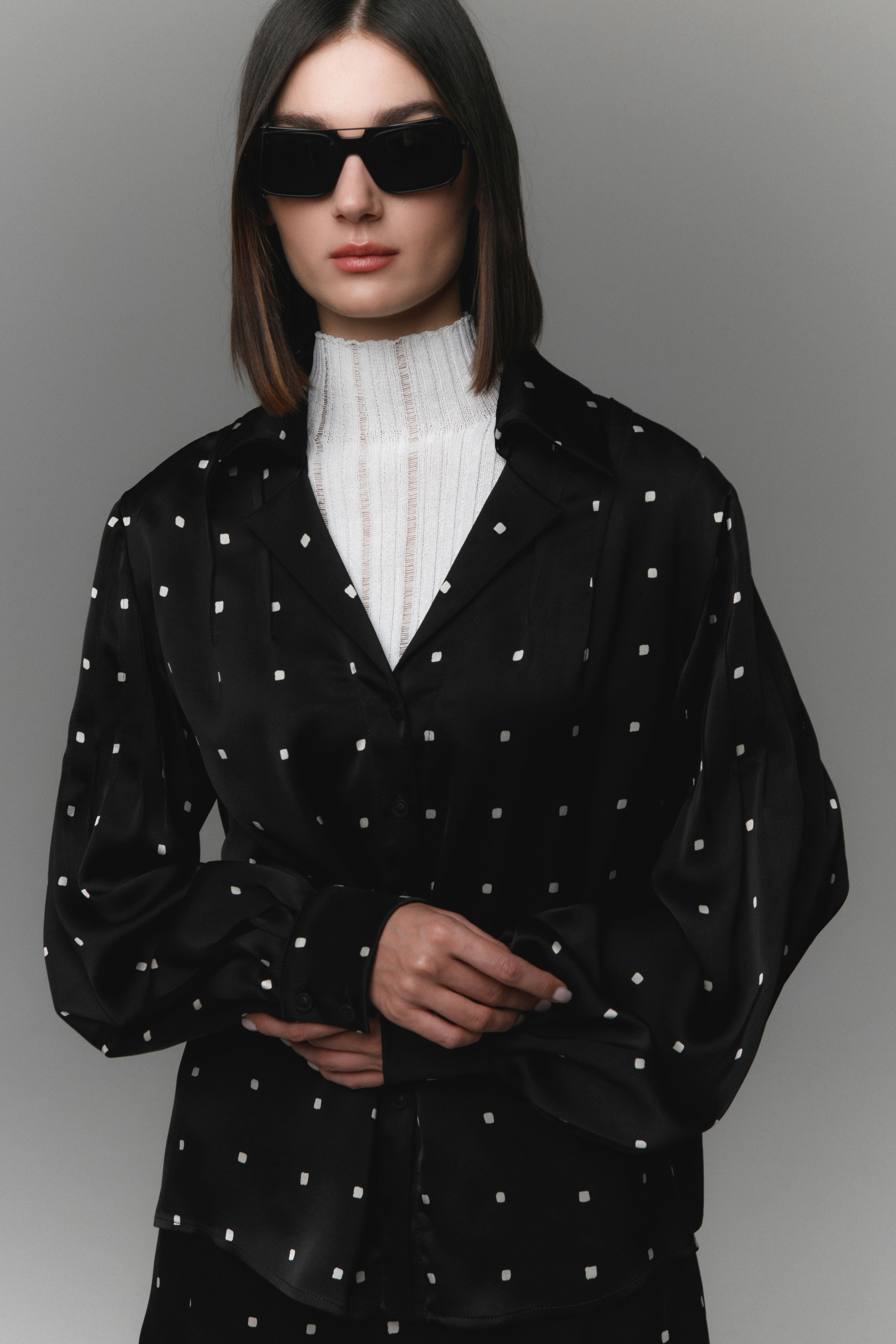 Блуза с защипами "Ночные окна", атласная