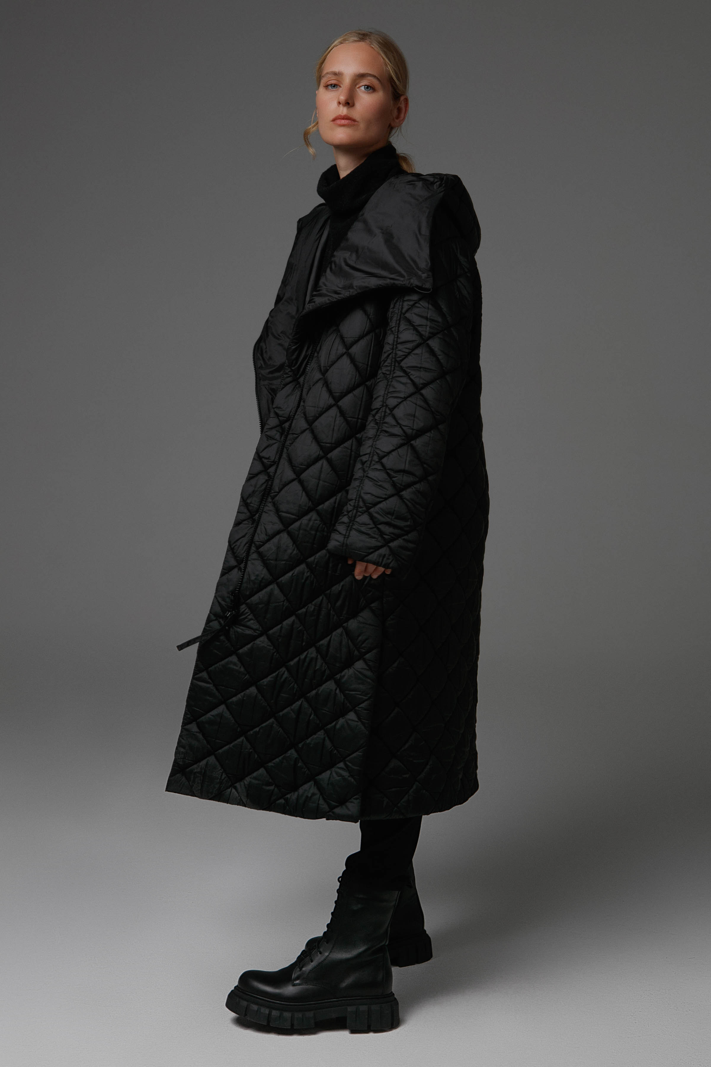 Пальто стеганое среднее, малые ромбы 00 Черный (noir) от Lesel (Лесель)! Заказывайте по ✆ 8 (800) 777 02 37