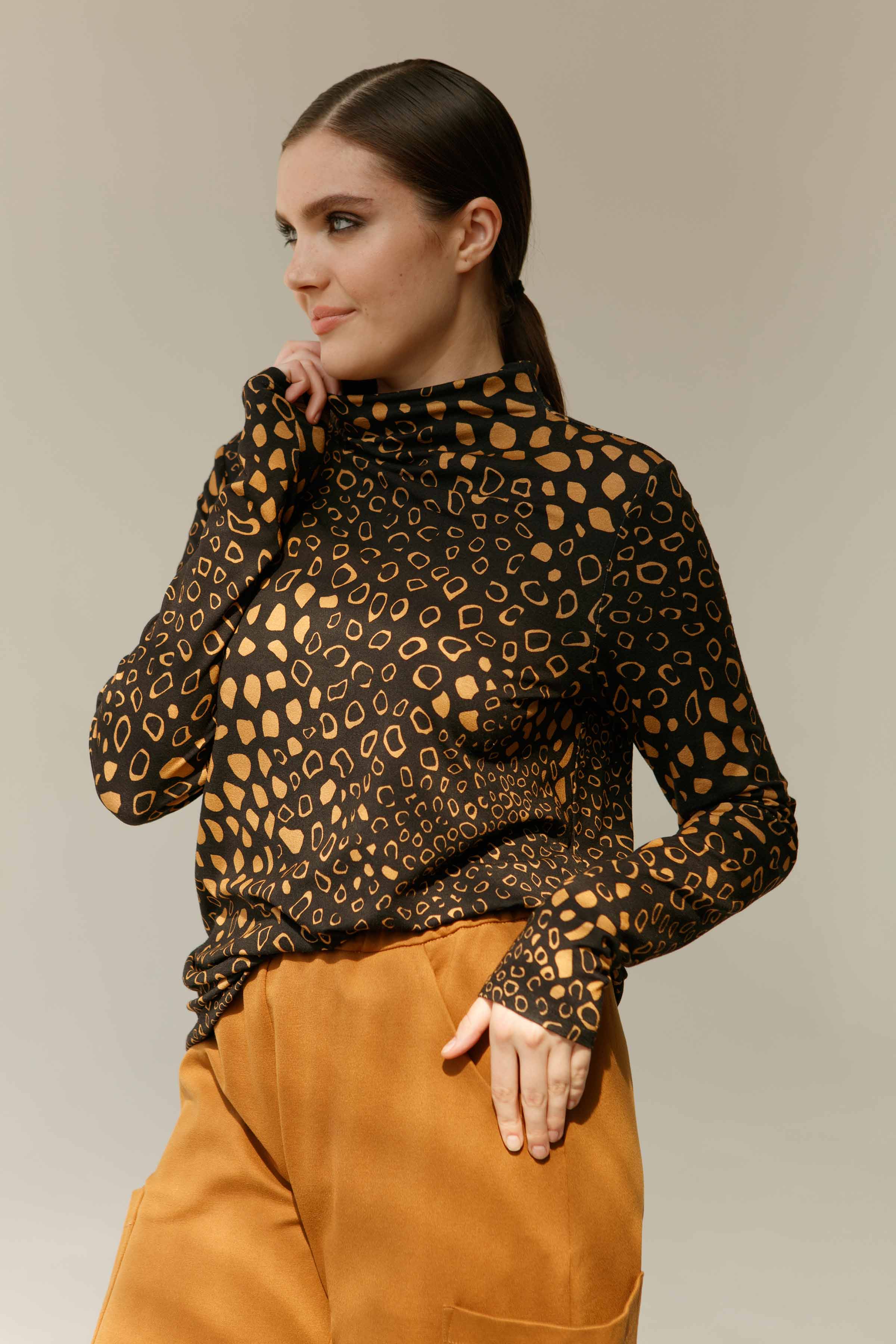 Блуза Водолазка Камешки  от Lesel (Лесель)! Заказывайте по ✆ 8 (800) 777 02 37