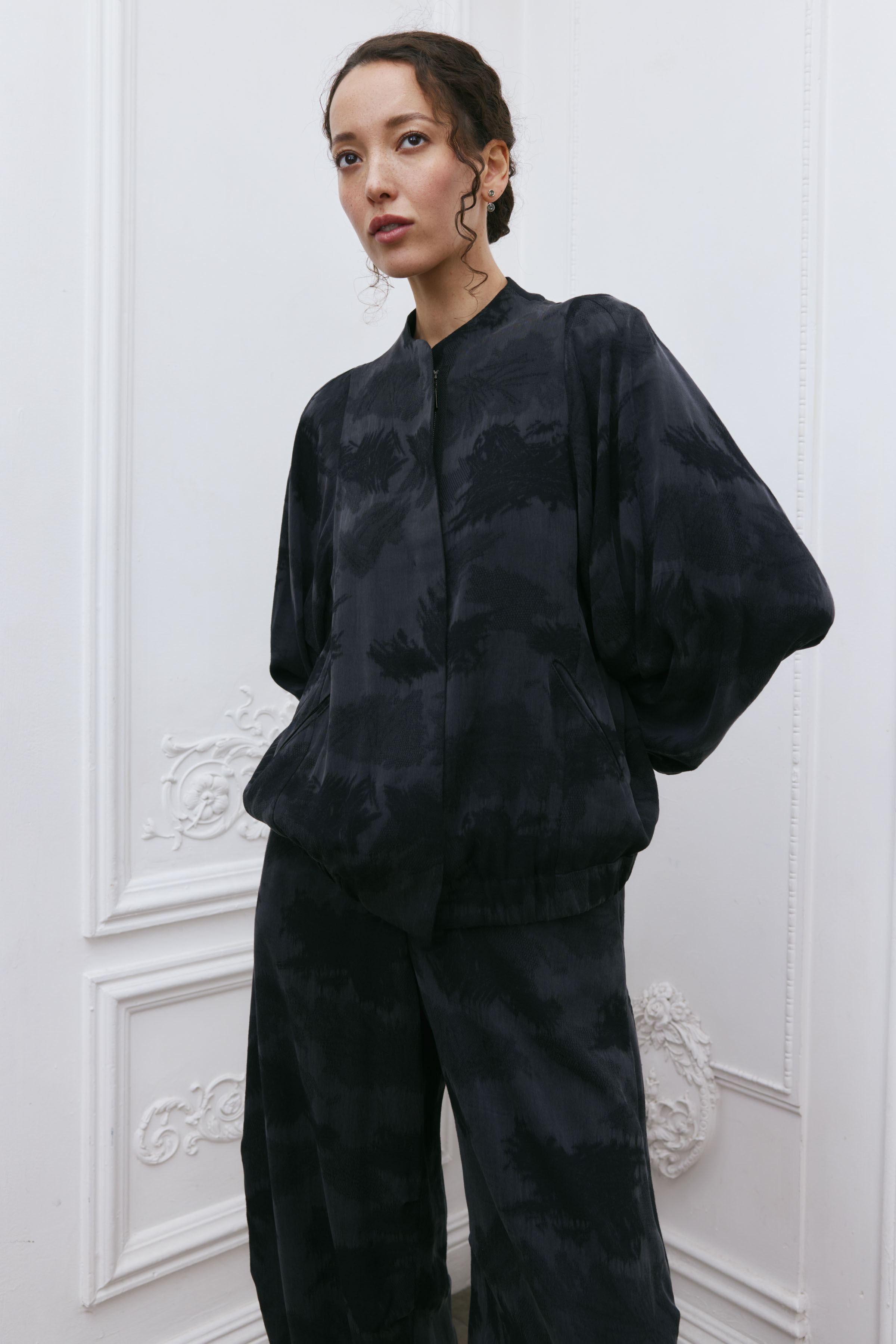 Куртка бомбер-ромб, жаккард 00 Чёрный перламутр (nacre noire) от Lesel (Лесель)! Заказывайте по ✆ 8 (800) 777 02 37