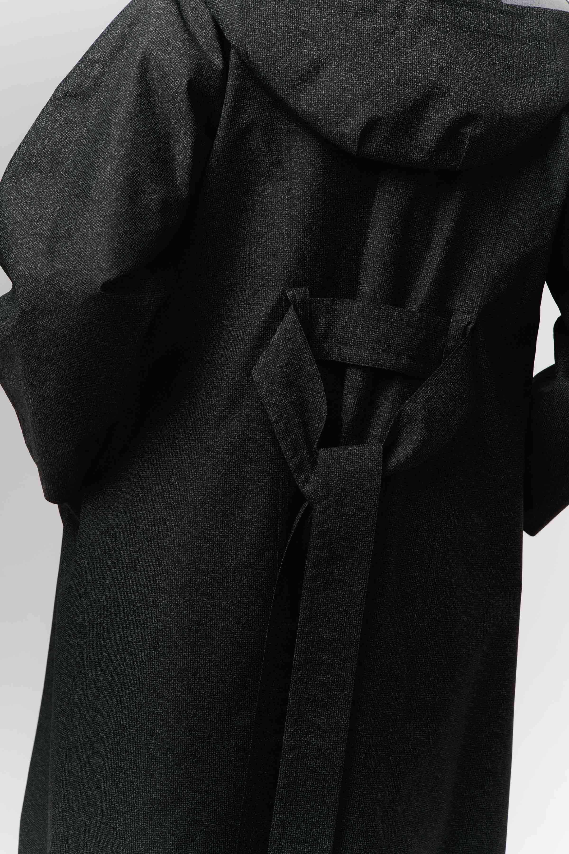 Плащ со съемным капюшоном, на подкладке 16 Черный меланж (melange noir) от Lesel (Лесель)! Заказывайте по ✆ 8 (800) 777 02 37