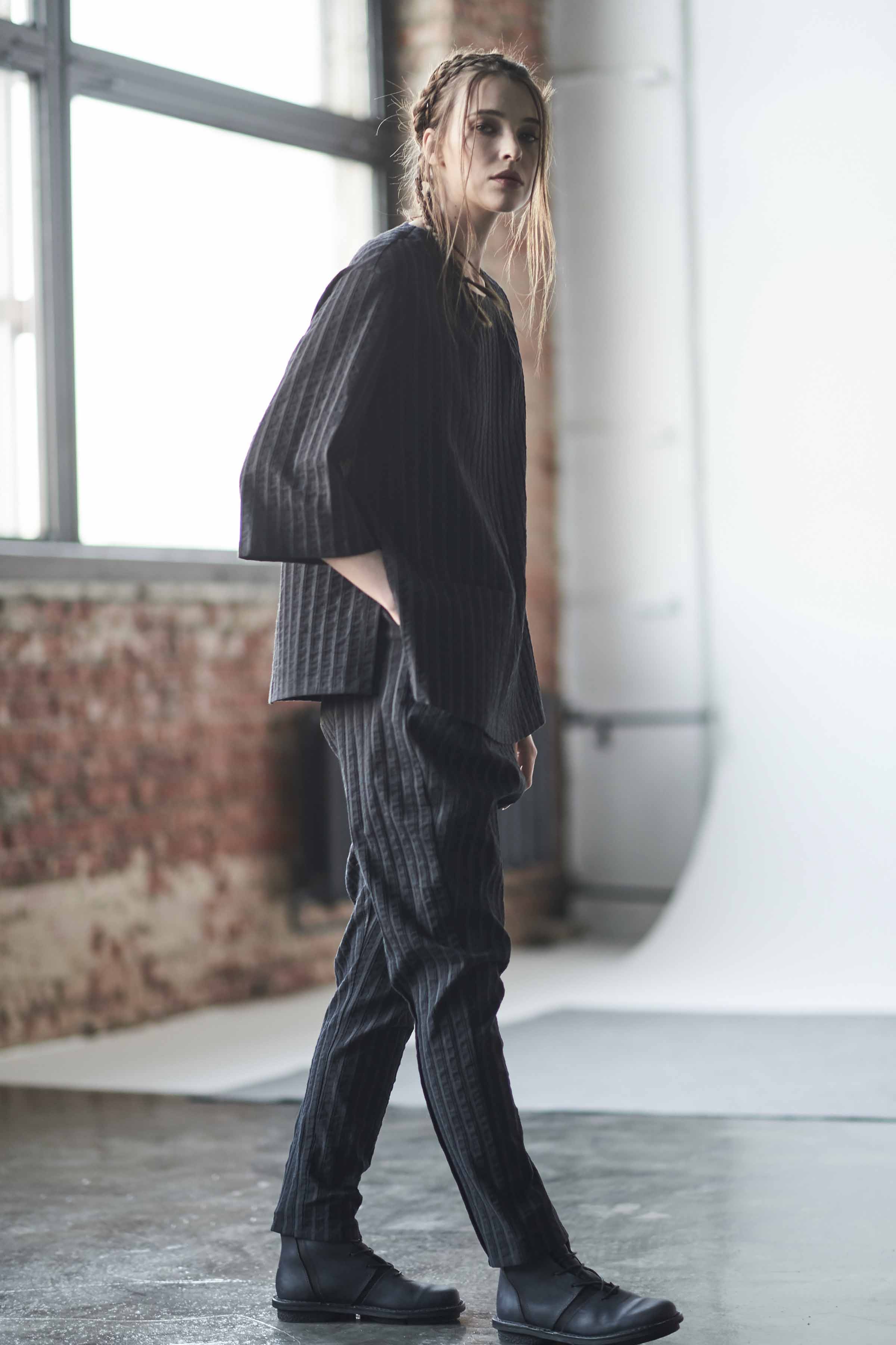 Брюки галифе с запахом в полоску 00 Черный (noir) от Lesel (Лесель)! Заказывайте по ✆ 8 (800) 777 02 37