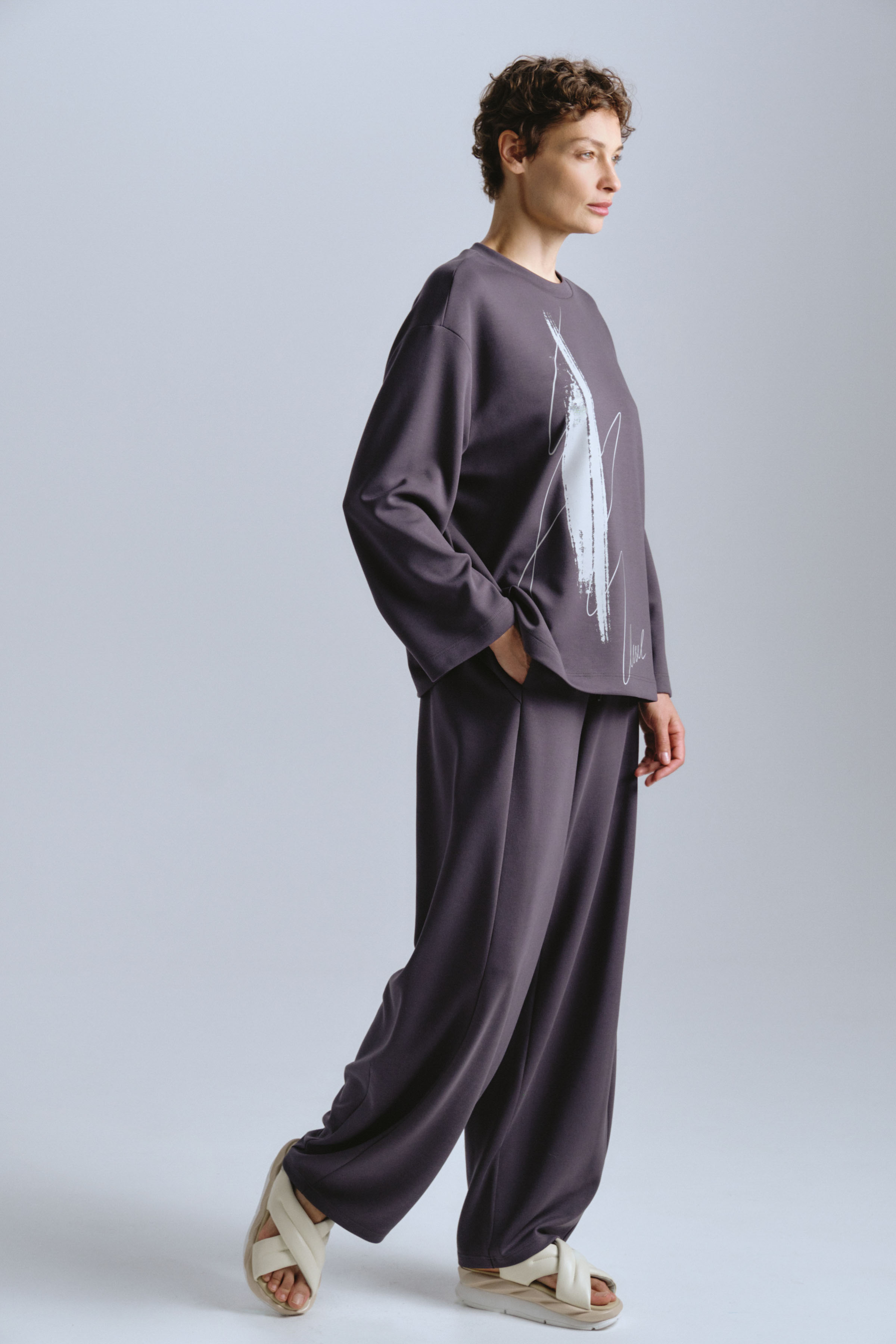 Брюки бананы, мягкое джерси  от Lesel (Лесель)! Заказывайте по ✆ 8 (800) 777 02 37