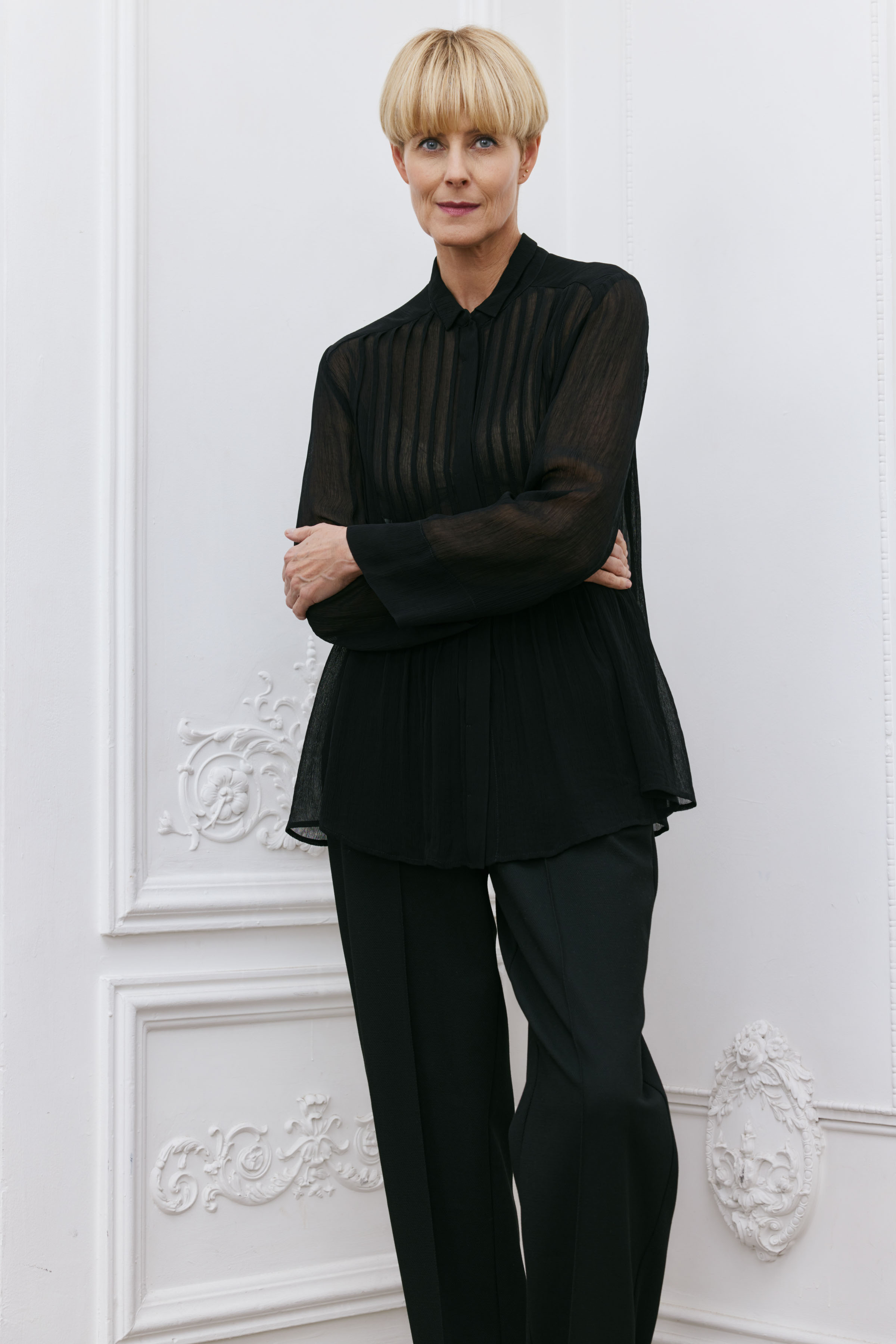 Блуза короткая, защипы 00 Черный (noir) от Lesel (Лесель)! Заказывайте по ✆ 8 (800) 777 02 37