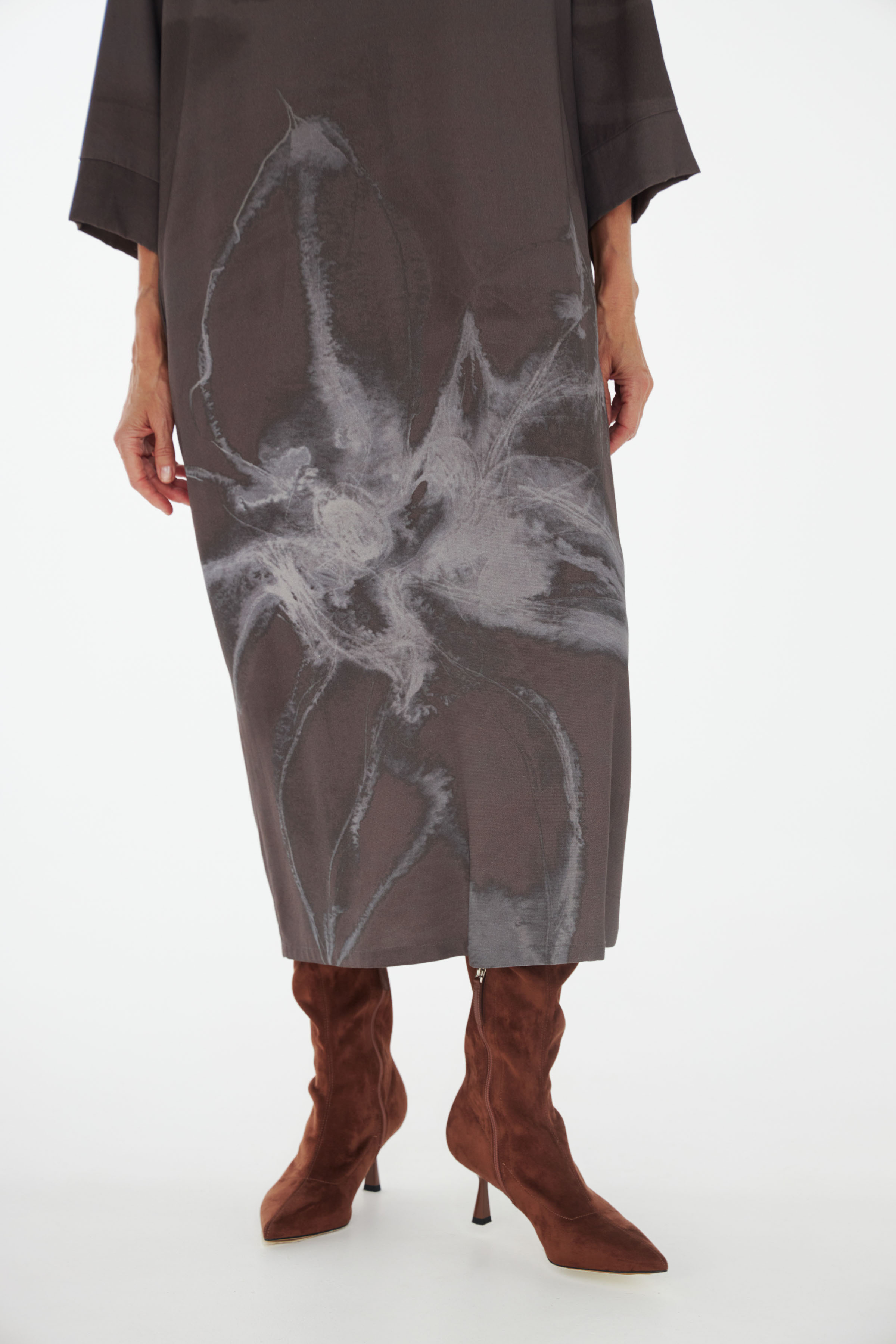 Платье свободное Цветок 78 Полутень (penombre), 00 Черный (noir) от Lesel (Лесель)! Заказывайте по ✆ 8 (800) 777 02 37