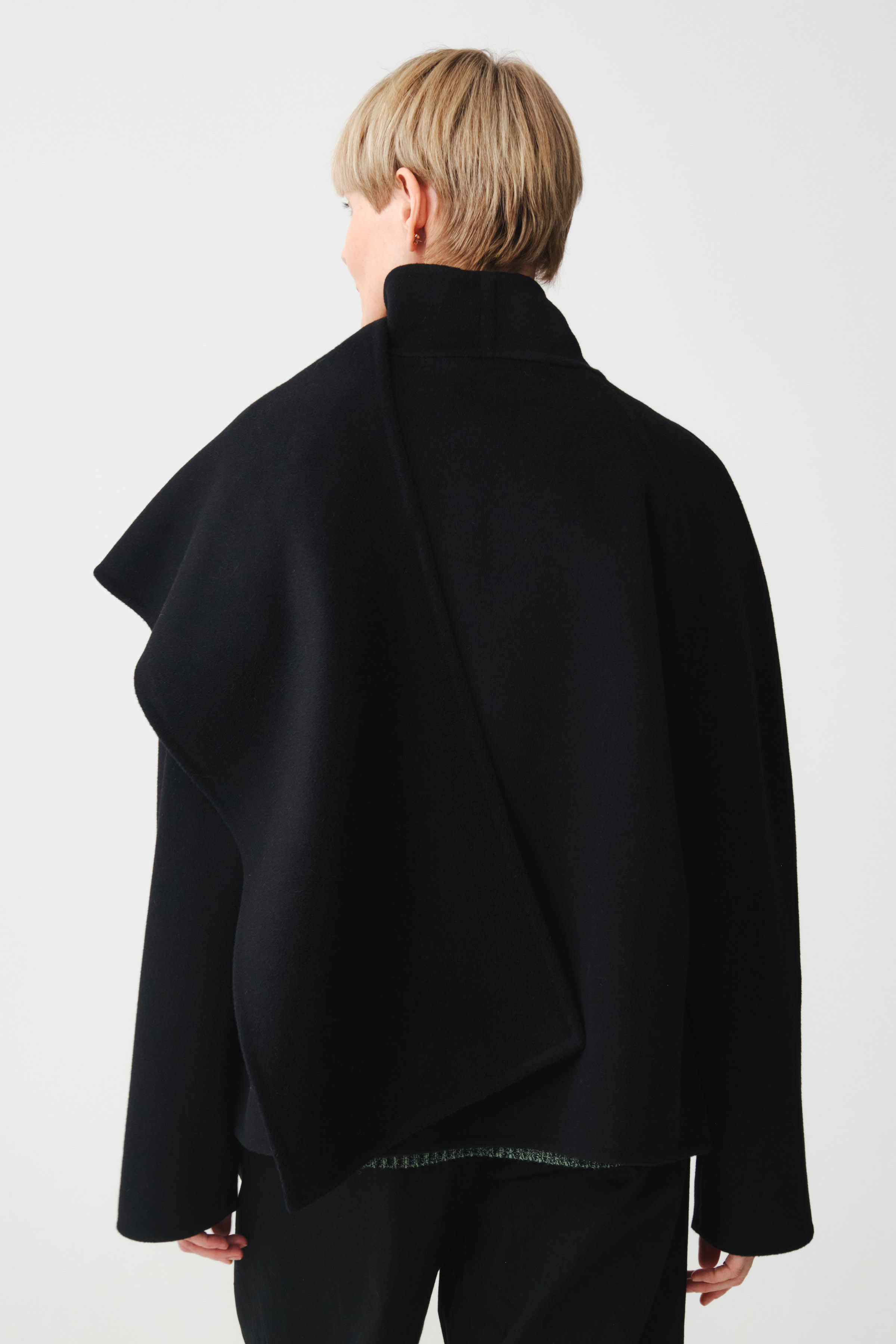 Пальто с палантином короткое, дабл кашемир