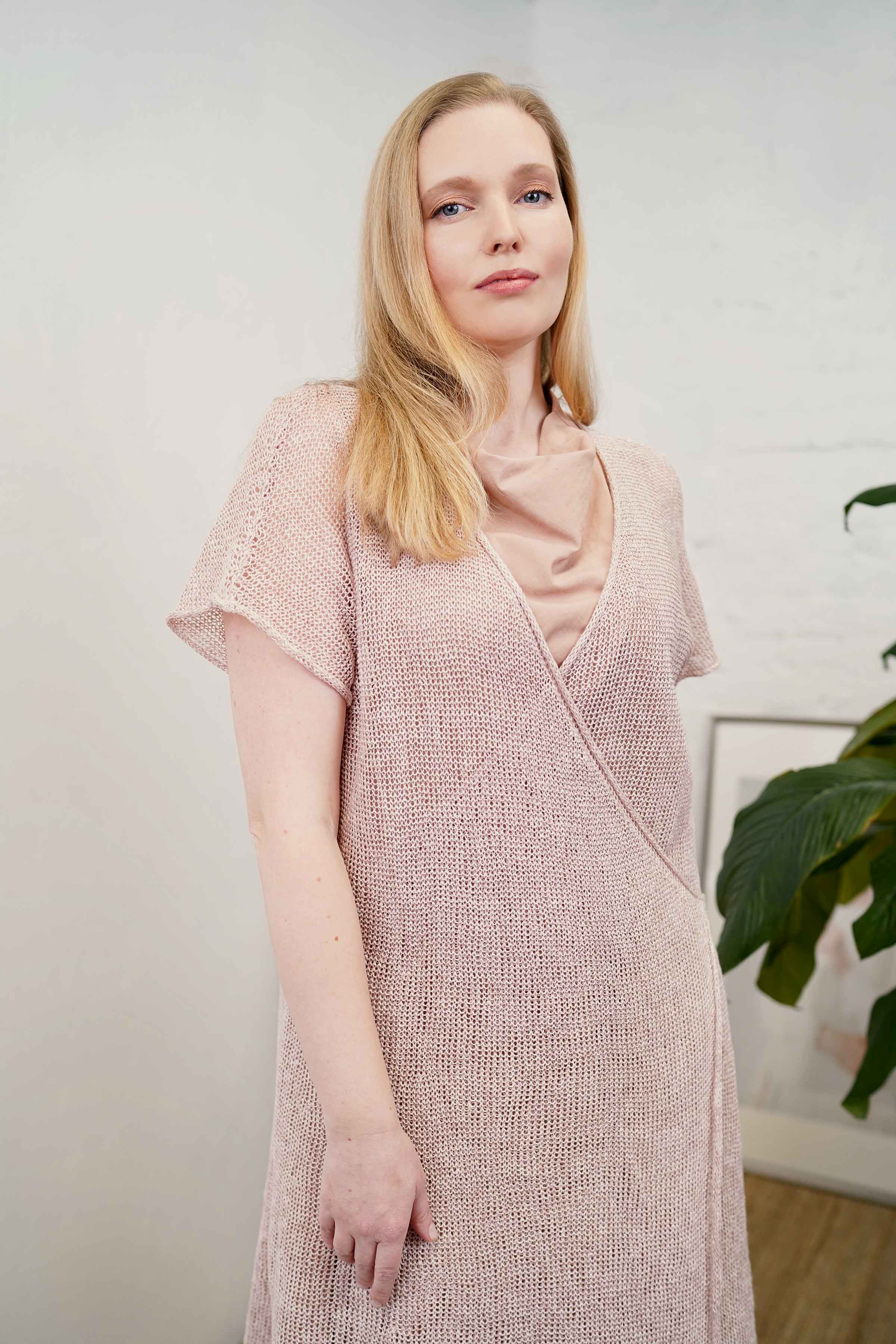 Кардиган удлинённый без рукавов 41 Розовый мрамор (marbre rose) от Lesel (Лесель)! Заказывайте по ✆ 8 (800) 777 02 37