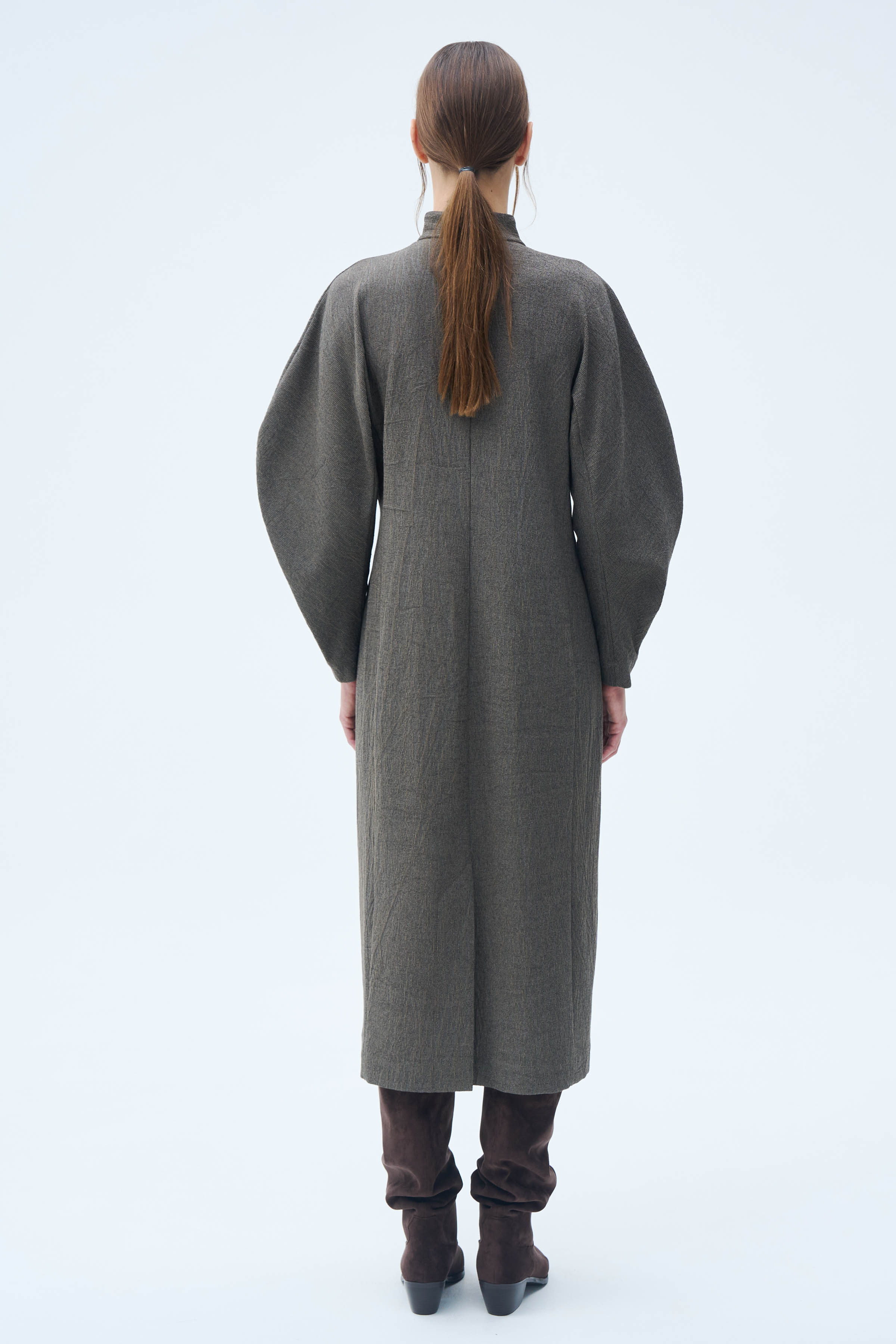 Платье Песочные часы с овальными рукавами