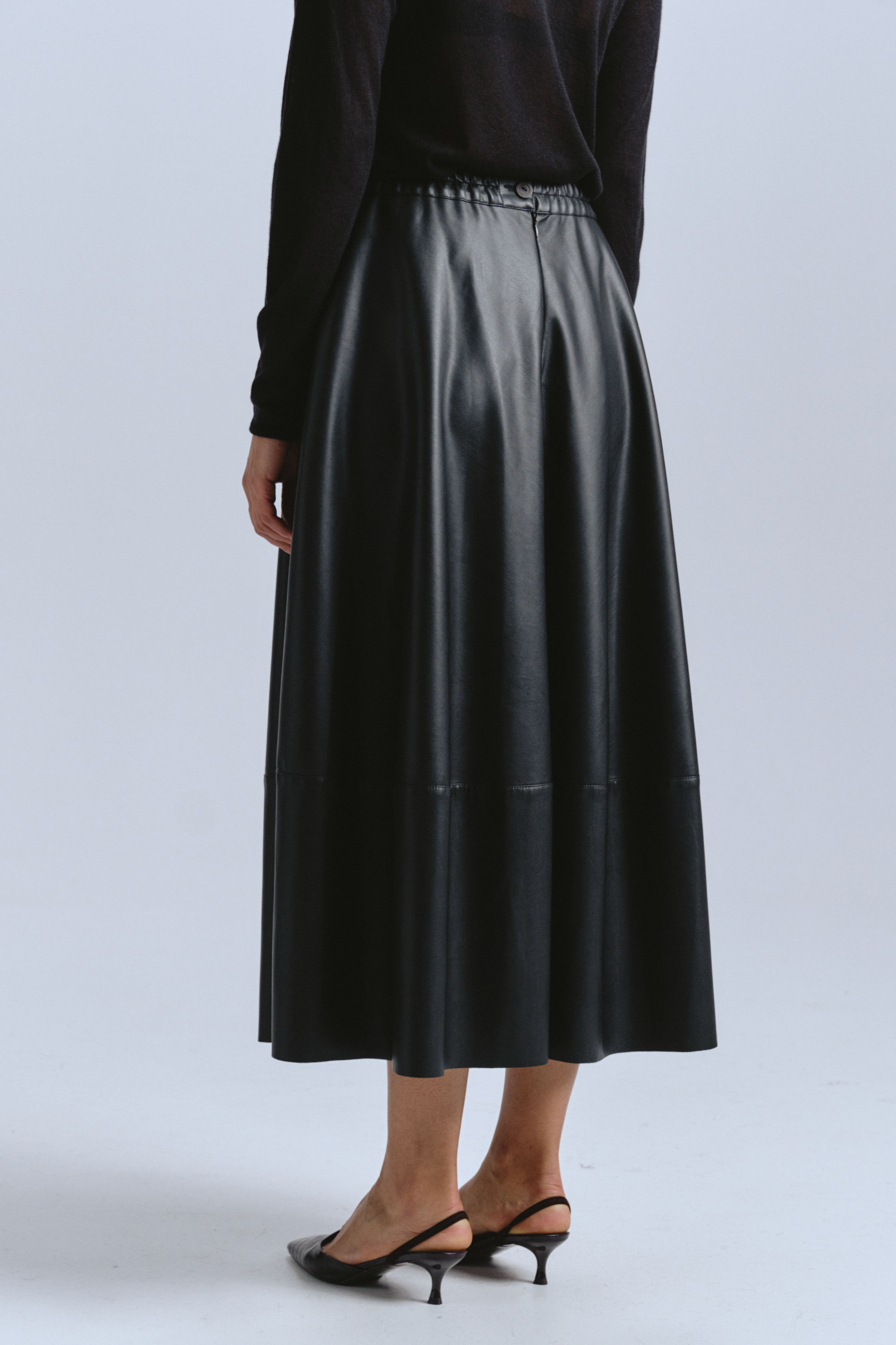 Юбка клеш, кожа 00 Черный (noir), 27 Бордо (burdeaux), 06 Суфле (souffle) от Lesel (Лесель)! Заказывайте по ✆ 8 (800) 777 02 37