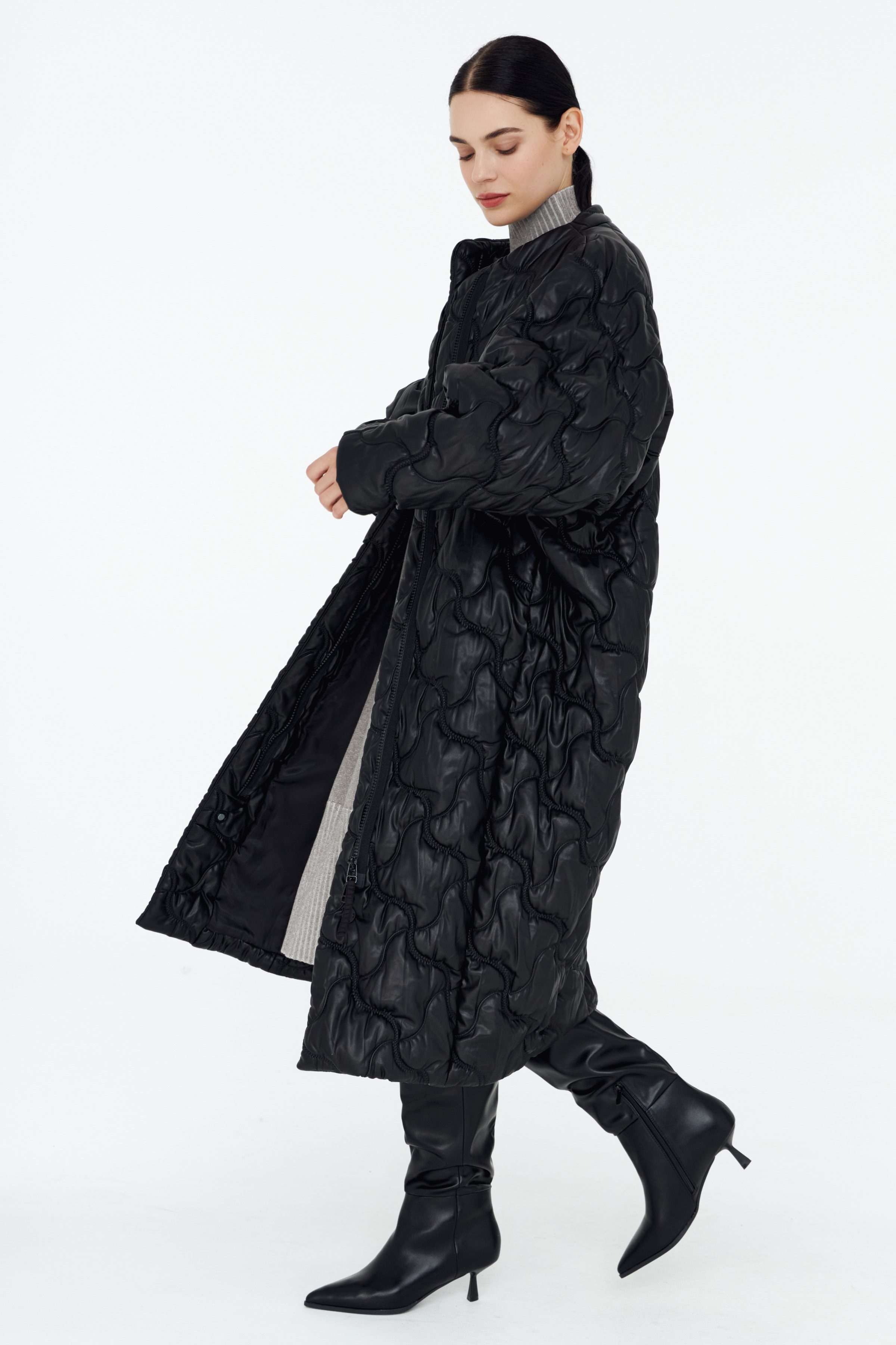 Пальто бомбер удлиненный с капюшоном эко-кожа 00 Черный (noir), 01 Мел (craie) от Lesel (Лесель)! Заказывайте по ✆ 8 (800) 777 02 37