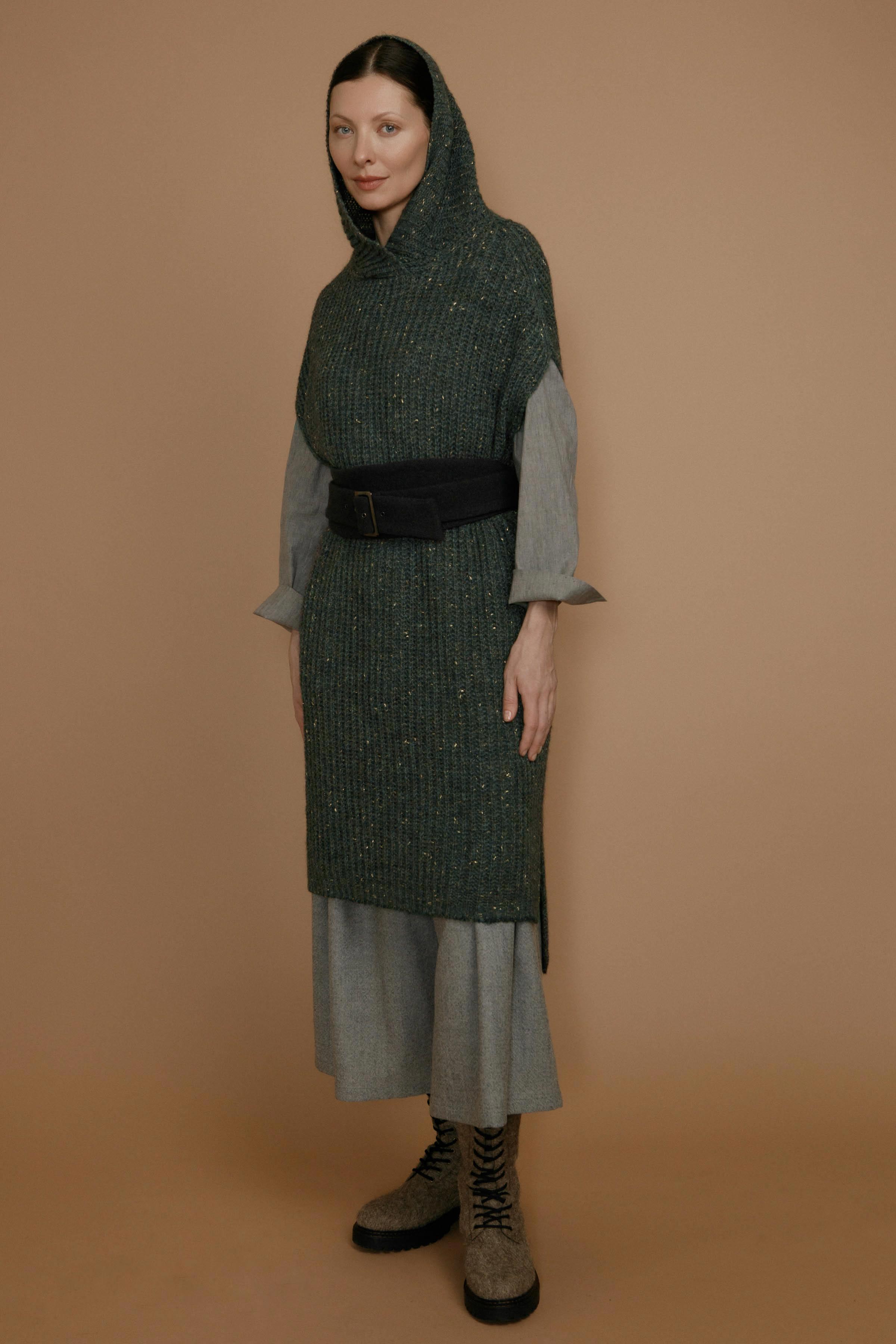 Туника с капюшоном