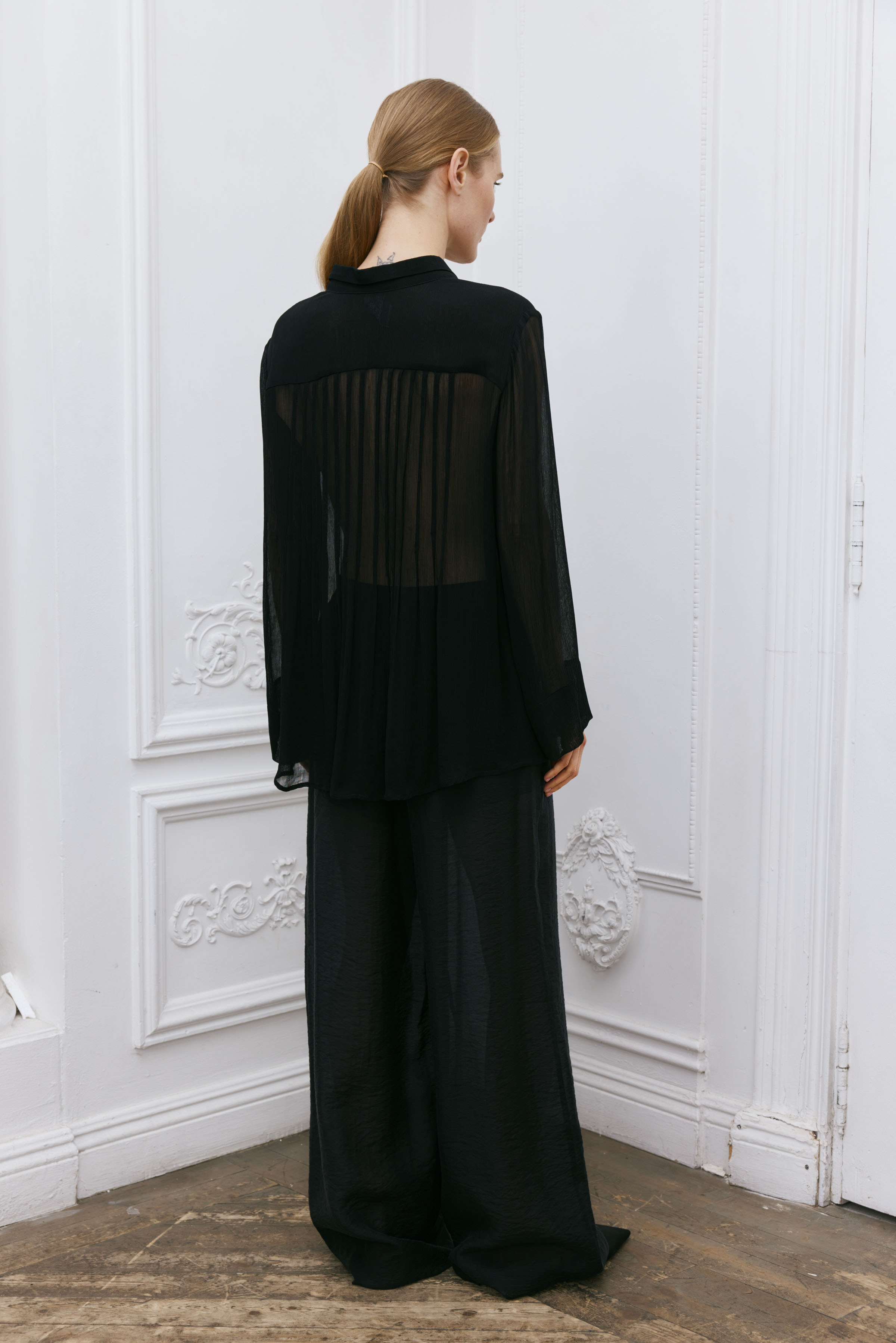 Блуза короткая, защипы 00 Черный (noir) от Lesel (Лесель)! Заказывайте по ✆ 8 (800) 777 02 37