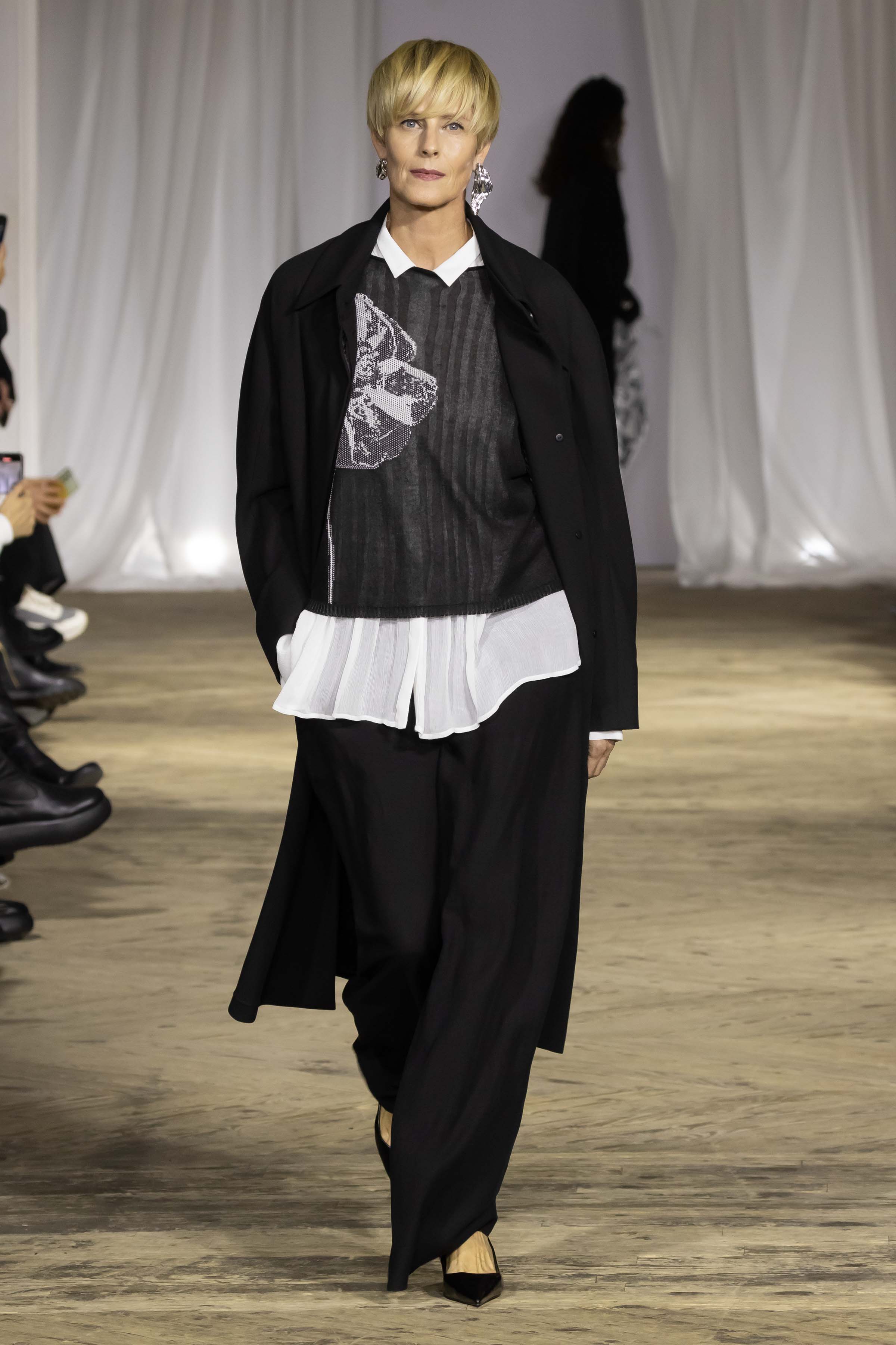 Брюки прямые, тонкий лен