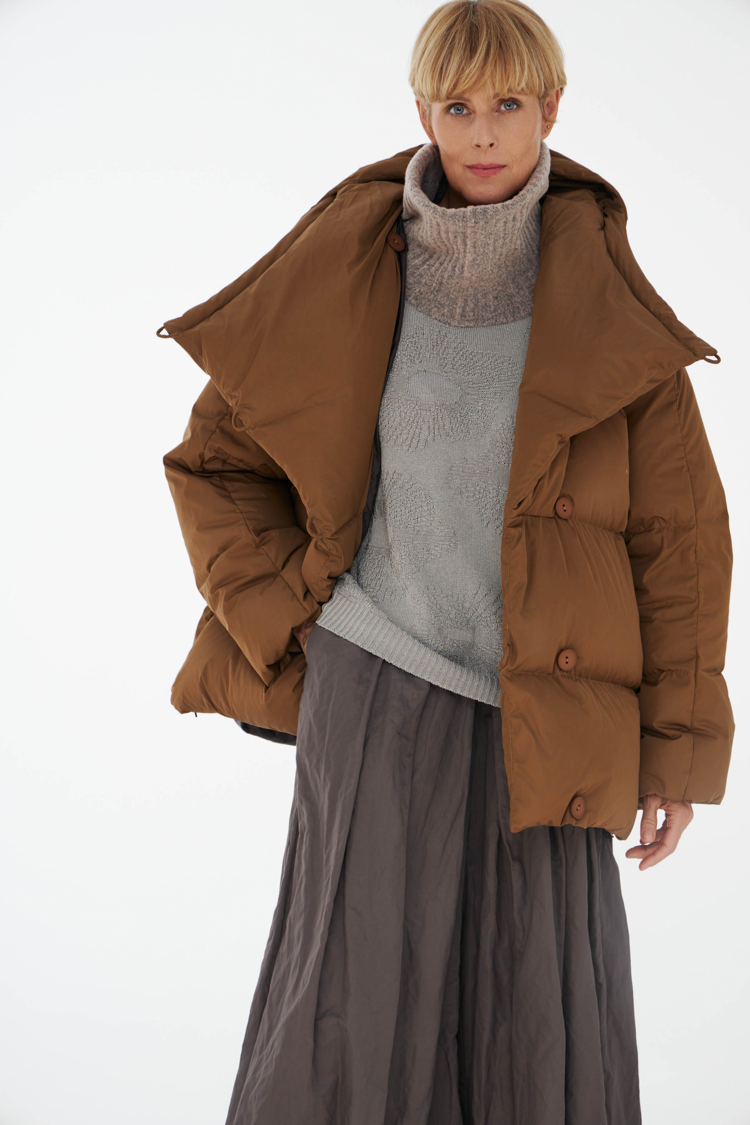 Куртка пуховая с навесными петлями 70 Грецкий орех (noix) от Lesel (Лесель)! Заказывайте по ✆ 8 (800) 777 02 37