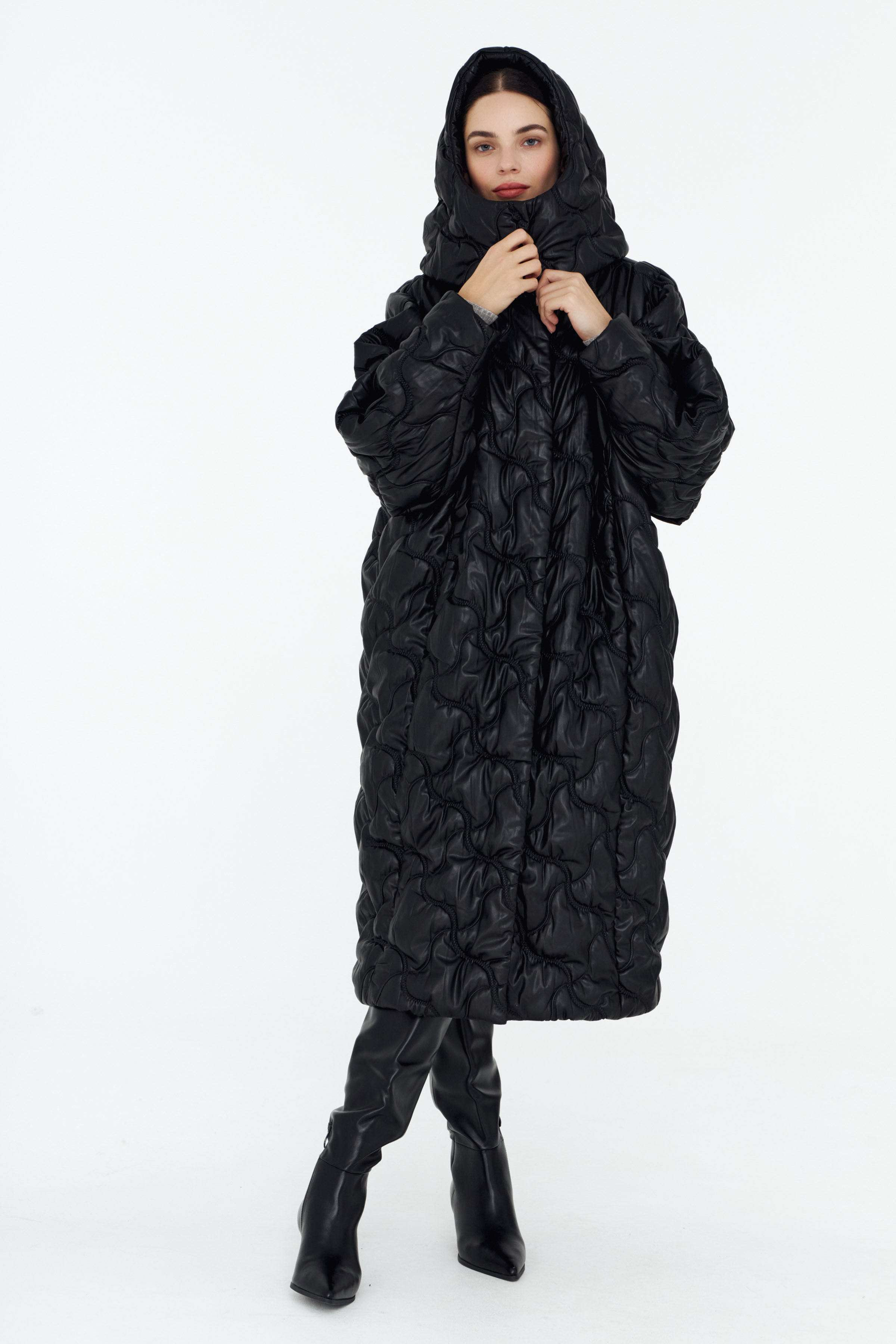 Пальто бомбер удлиненный с капюшоном эко-кожа 00 Черный (noir), 01 Мел (craie) от Lesel (Лесель)! Заказывайте по ✆ 8 (800) 777 02 37