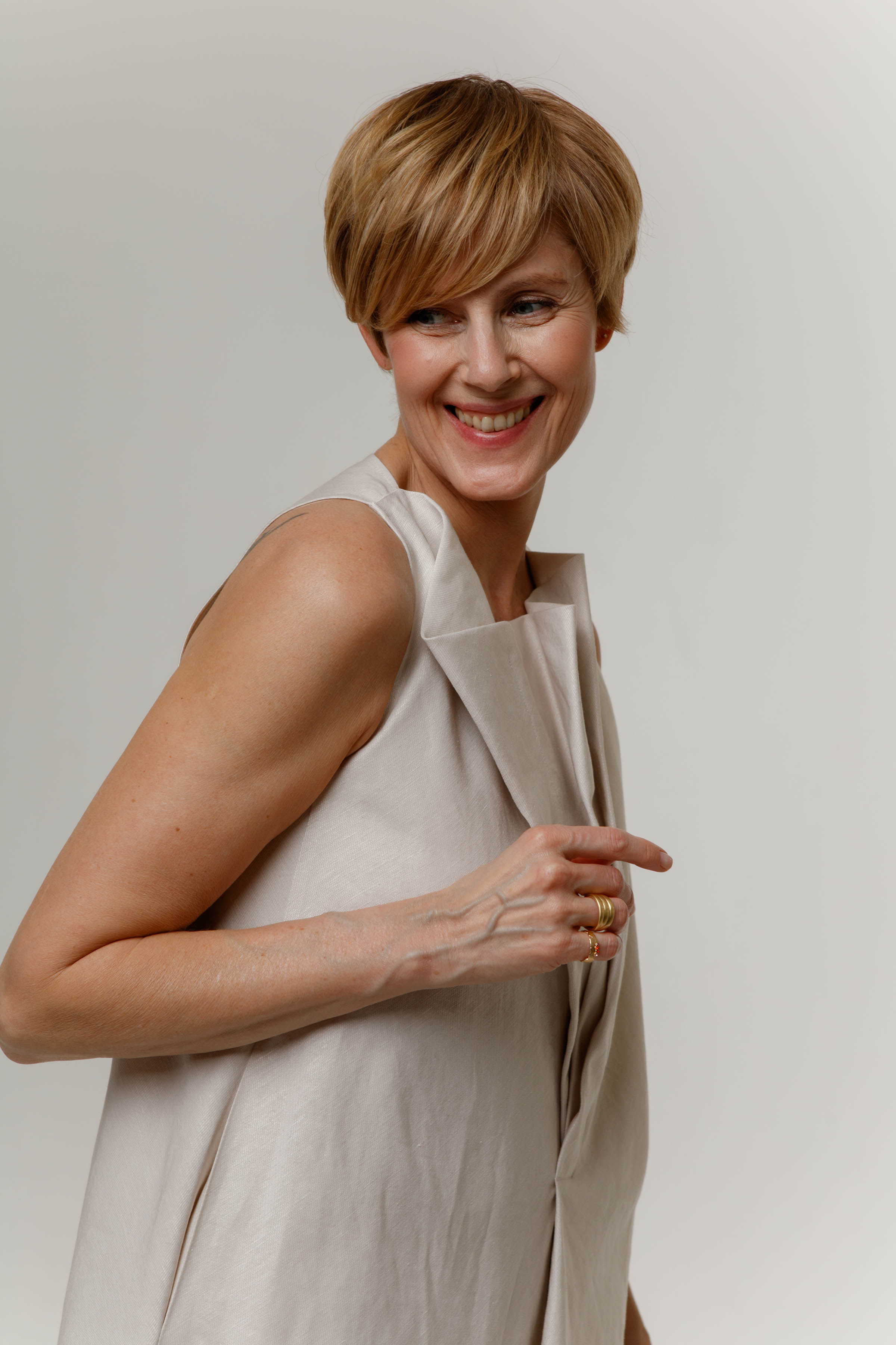 Платье с асимметричными складками без рукавов 06 Суфле (souffle) от Lesel (Лесель)! Заказывайте по ✆ 8 (800) 777 02 37