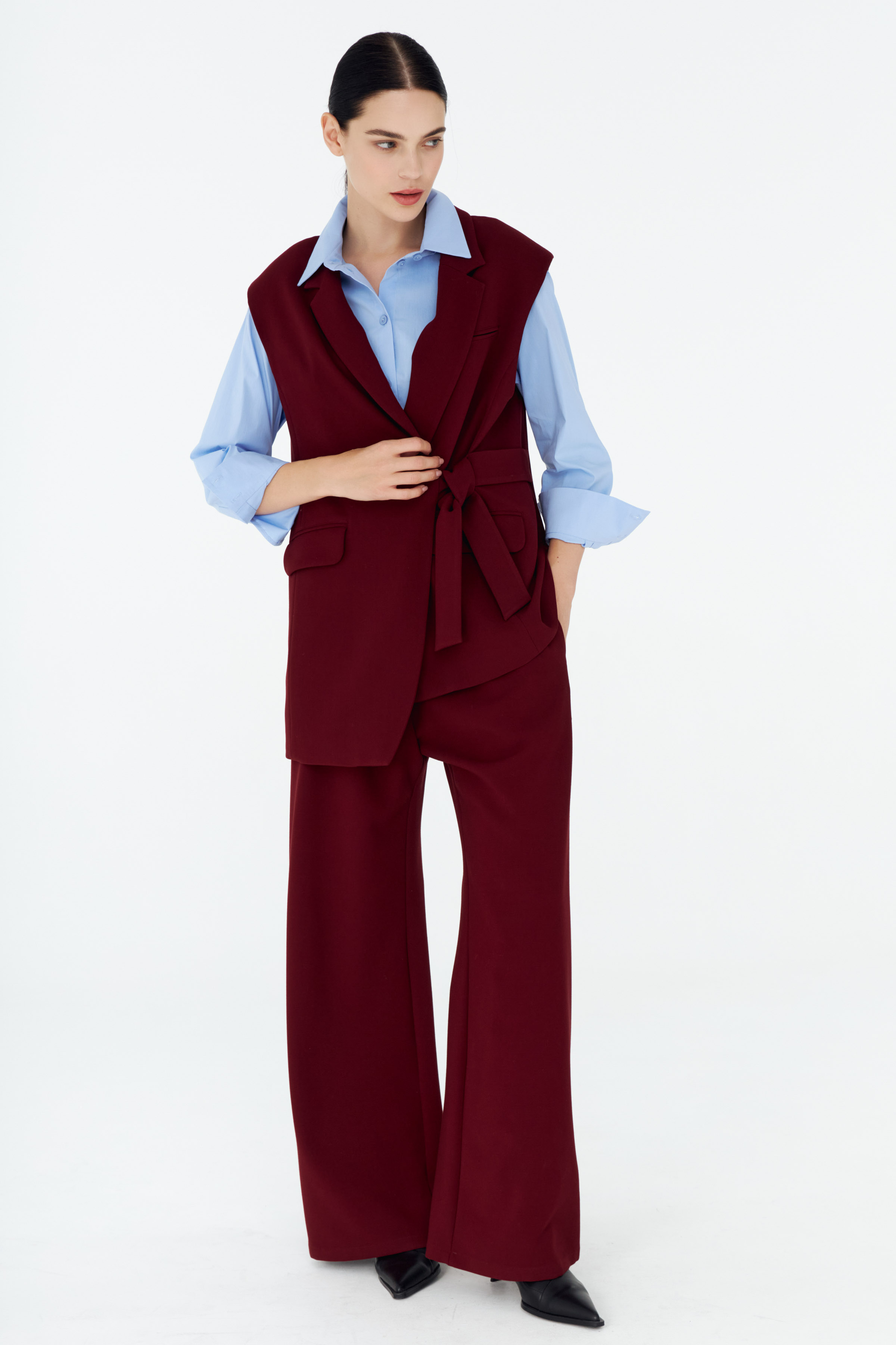 Жилет асимметрия, гладкий, с подкладом 27 Бордо (burdeaux) от Lesel (Лесель)! Заказывайте по ✆ 8 (800) 777 02 37