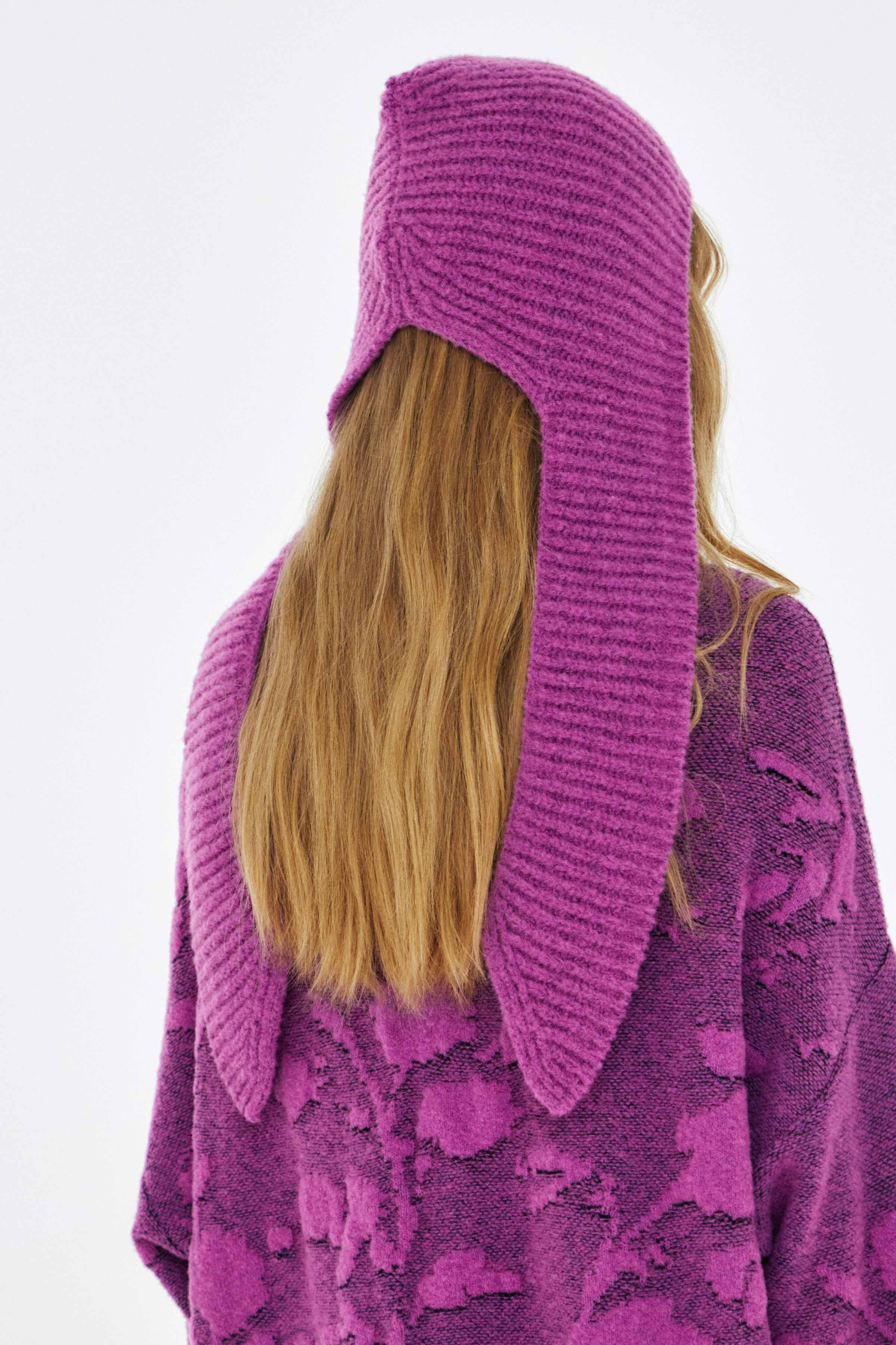 Шапка с ушками 00 Черный (noir), 43 Цикламен (cyclamen) от Lesel (Лесель)! Заказывайте по ✆ 8 (800) 777 02 37