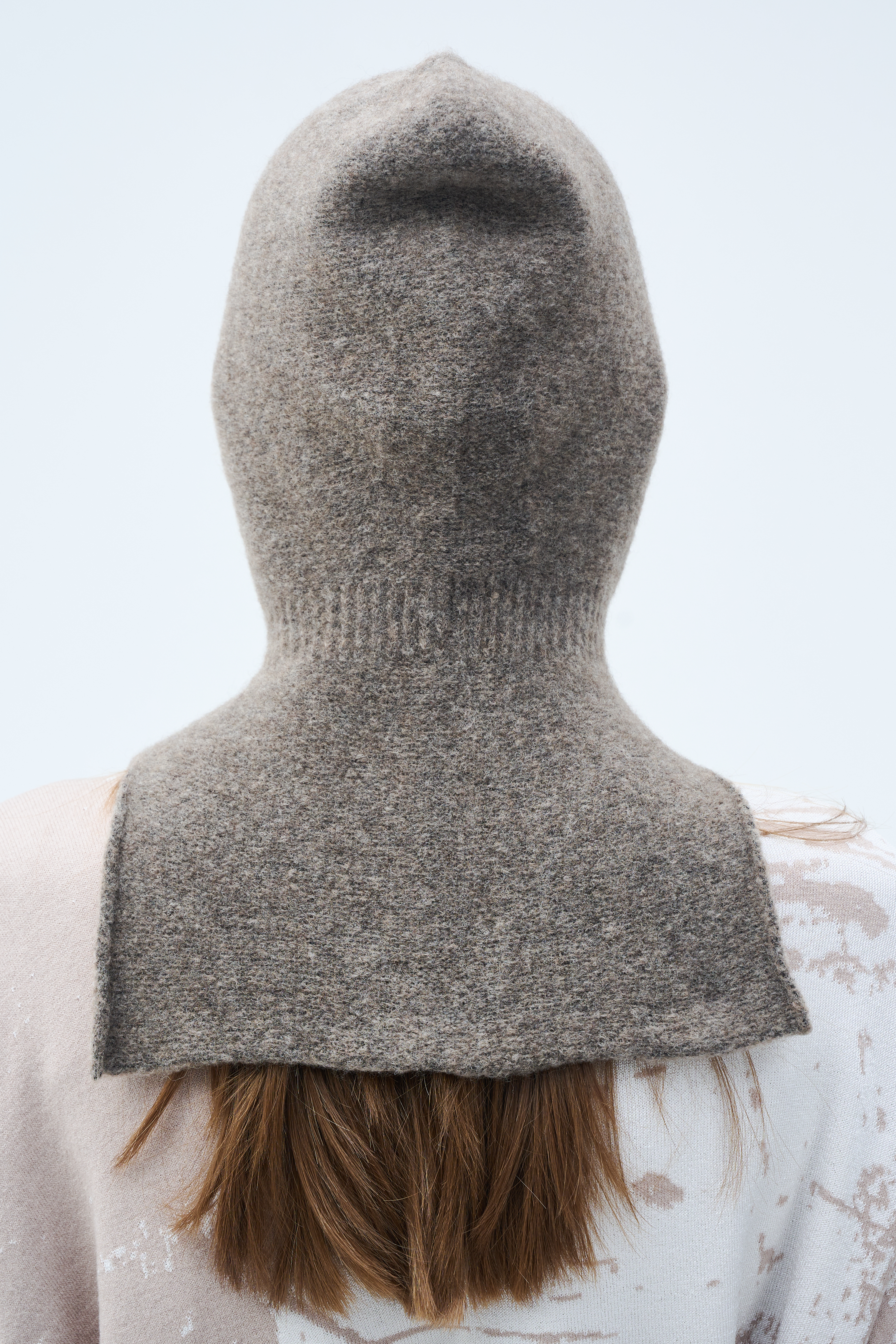 Капор 00 Черный (noir), 15 Серый меланж (melange gris), 09 Беж-меланж (melange beige) от Lesel (Лесель)! Заказывайте по ✆ 8 (800) 777 02 37