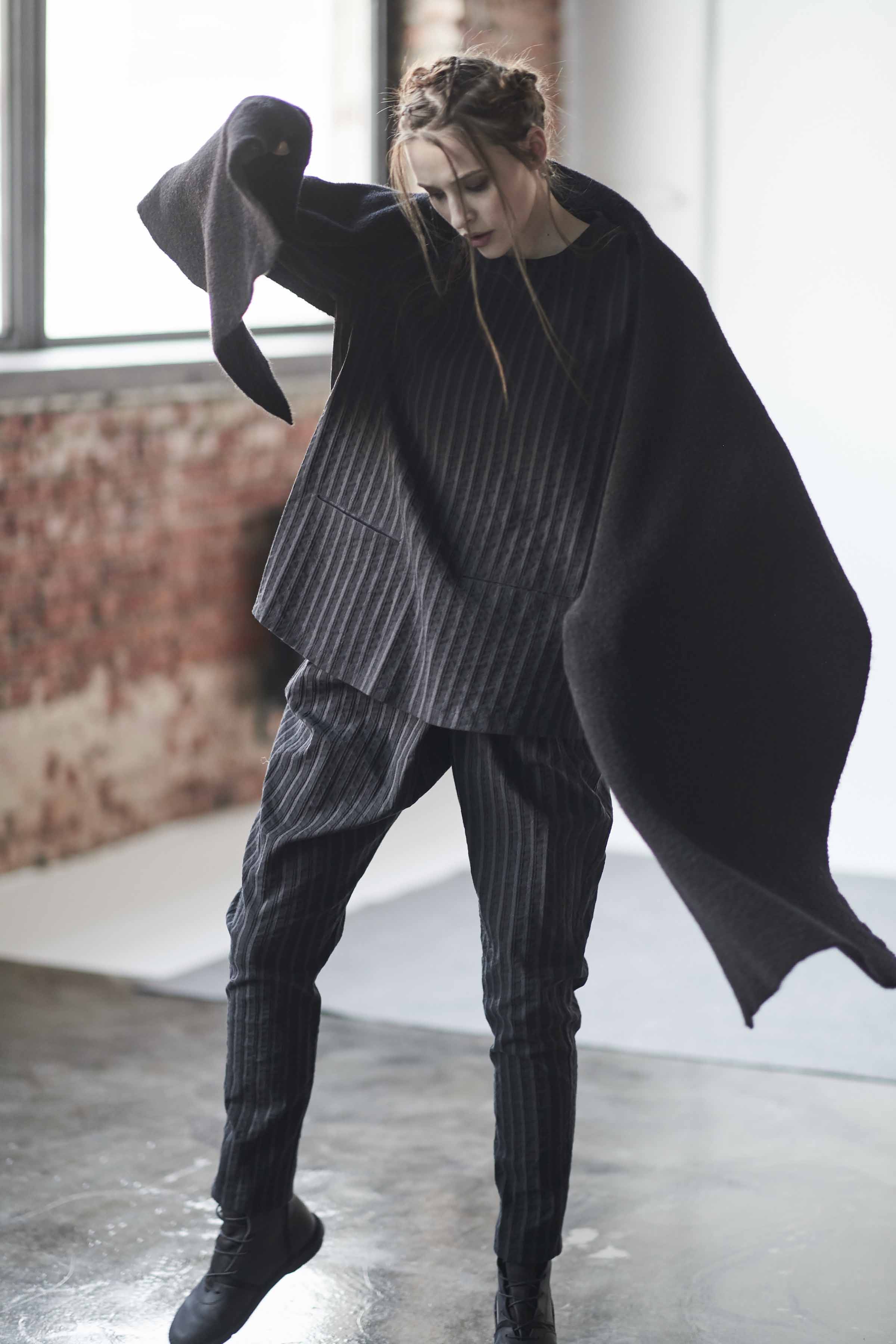 Брюки галифе с запахом в полоску 00 Черный (noir) от Lesel (Лесель)! Заказывайте по ✆ 8 (800) 777 02 37