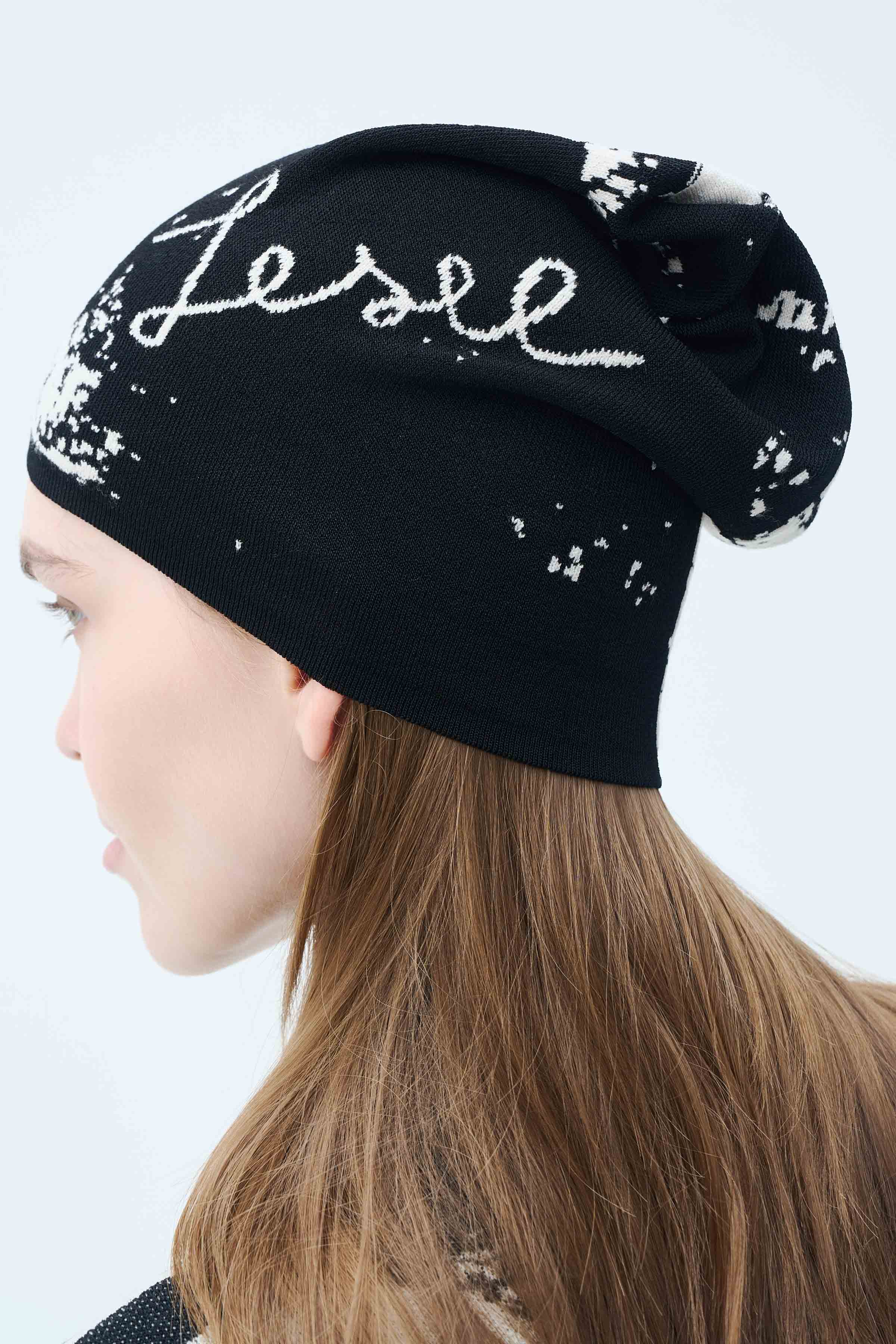 Шапка Инь-Ян 00 Черный (noir) от Lesel (Лесель)! Заказывайте по ✆ 8 (800) 777 02 37