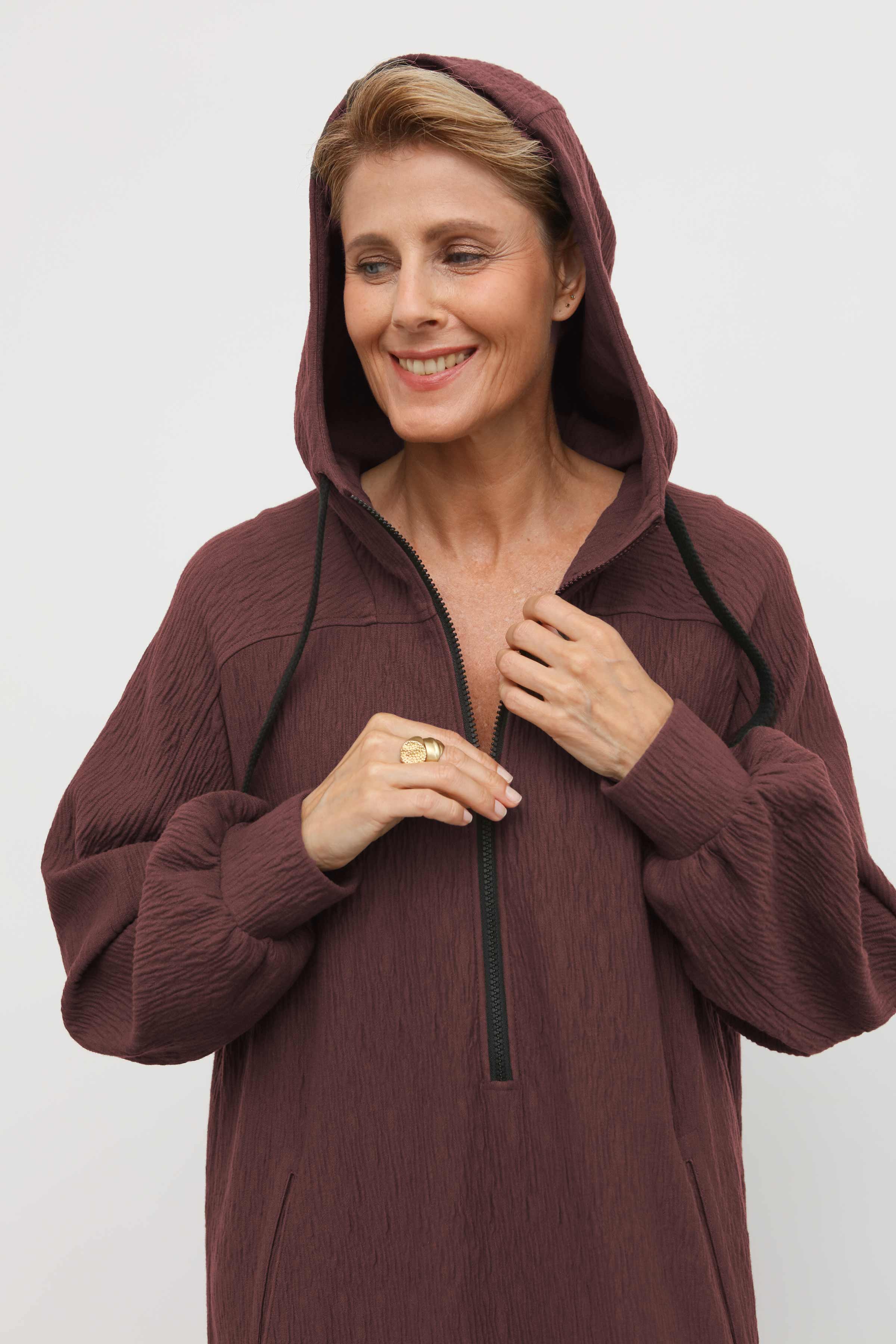 Платье с капюшоном, джерси волна 30 Флюорит (fluorite), 78 Полутень (penombre) от Lesel (Лесель)! Заказывайте по ✆ 8 (800) 777 02 37