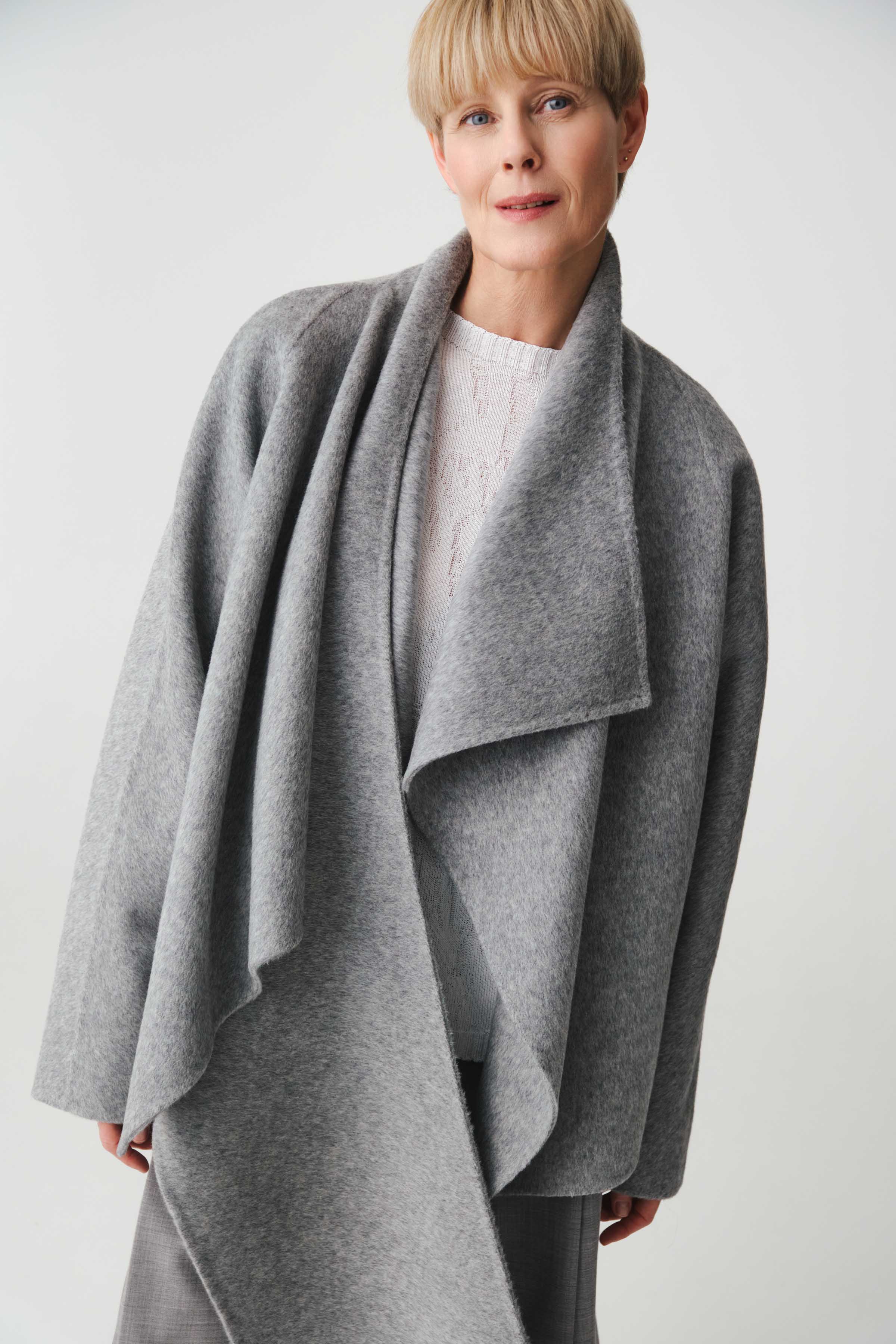 Пальто с палантином короткое, дабл кашемир