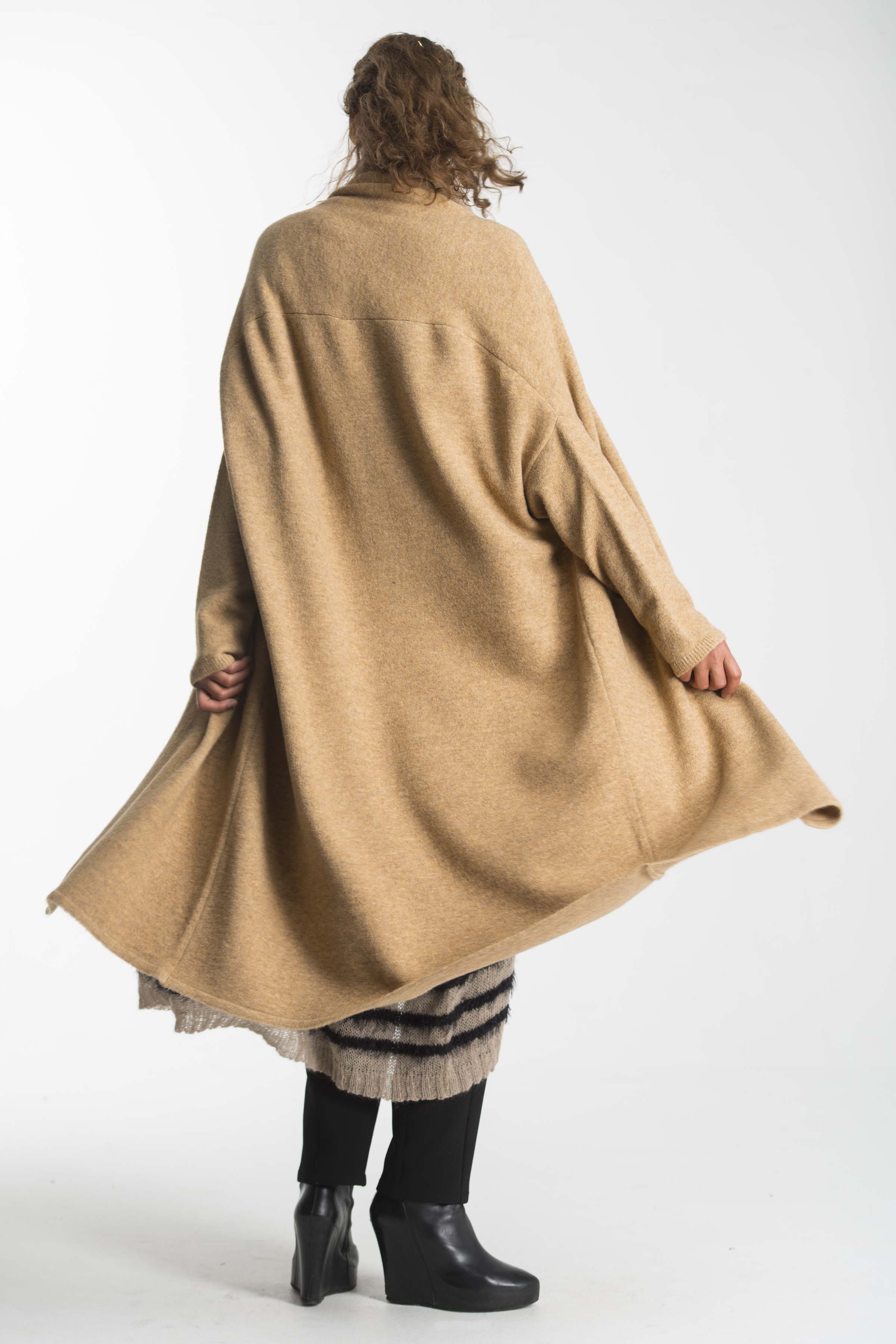 Кардиган длинный 04 Бежевый (beige) от Lesel (Лесель)! Заказывайте по ✆ 8 (800) 777 02 37