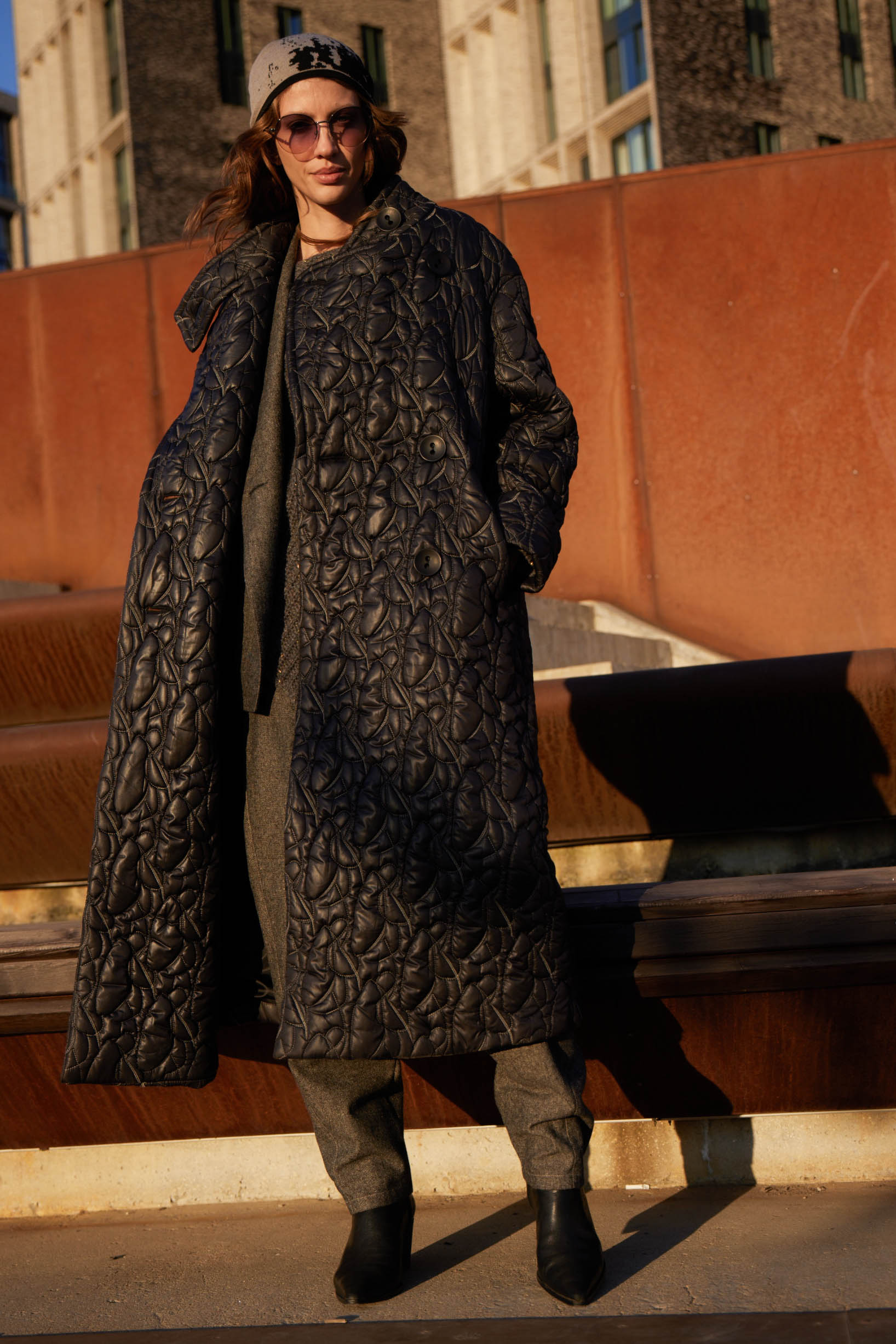 Пальто стеганое, с лацканами и воротником-стойкой 00 Черный (noir), 04 Бежевый камень (pierre beige) от Lesel (Лесель)! Заказывайте по ✆ 8 (800) 777 02 37