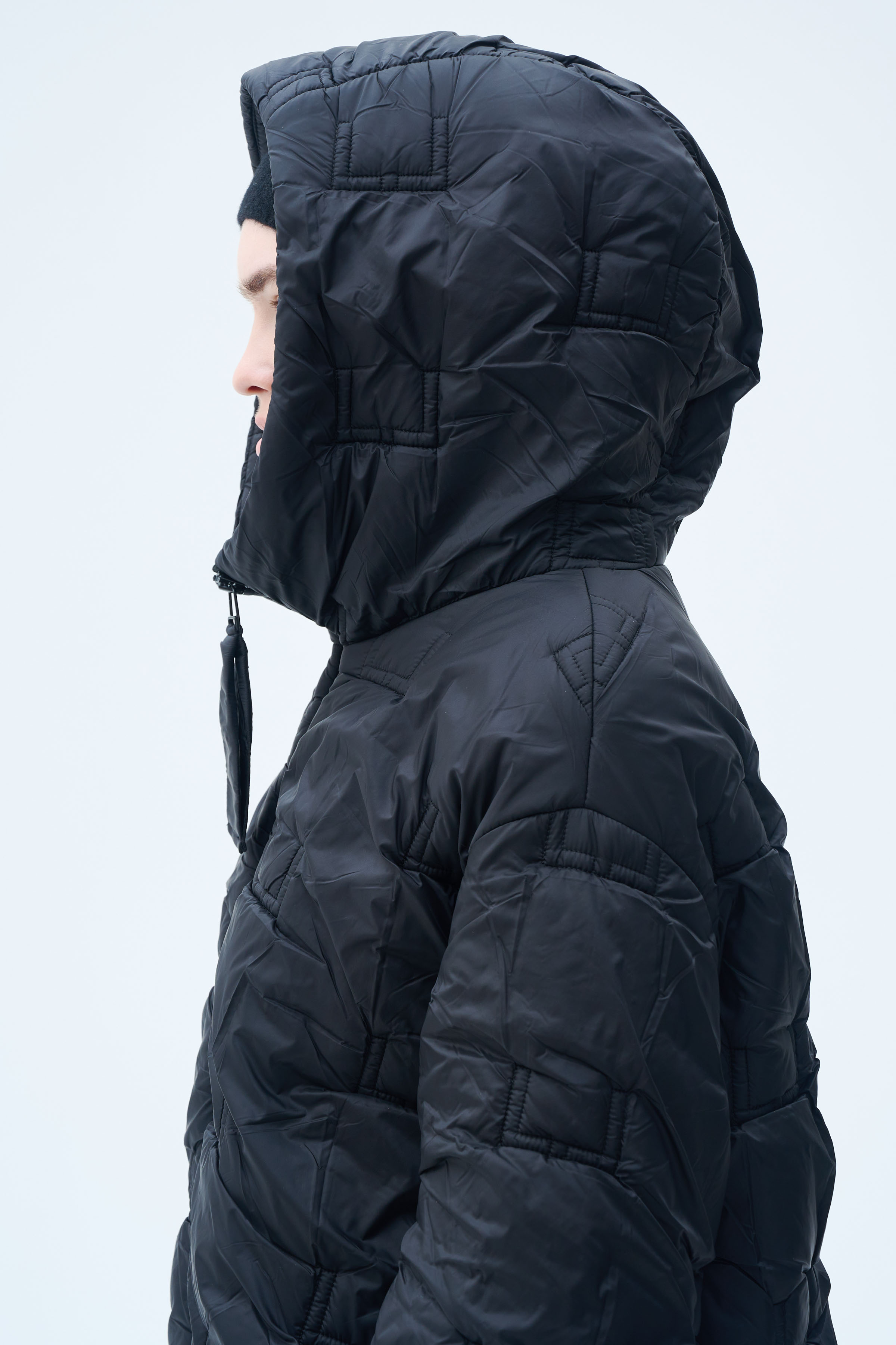 Пальто стежка лого, среднее 00 Черный (noir), 74 Тень (ombre) от Lesel (Лесель)! Заказывайте по ✆ 8 (800) 777 02 37