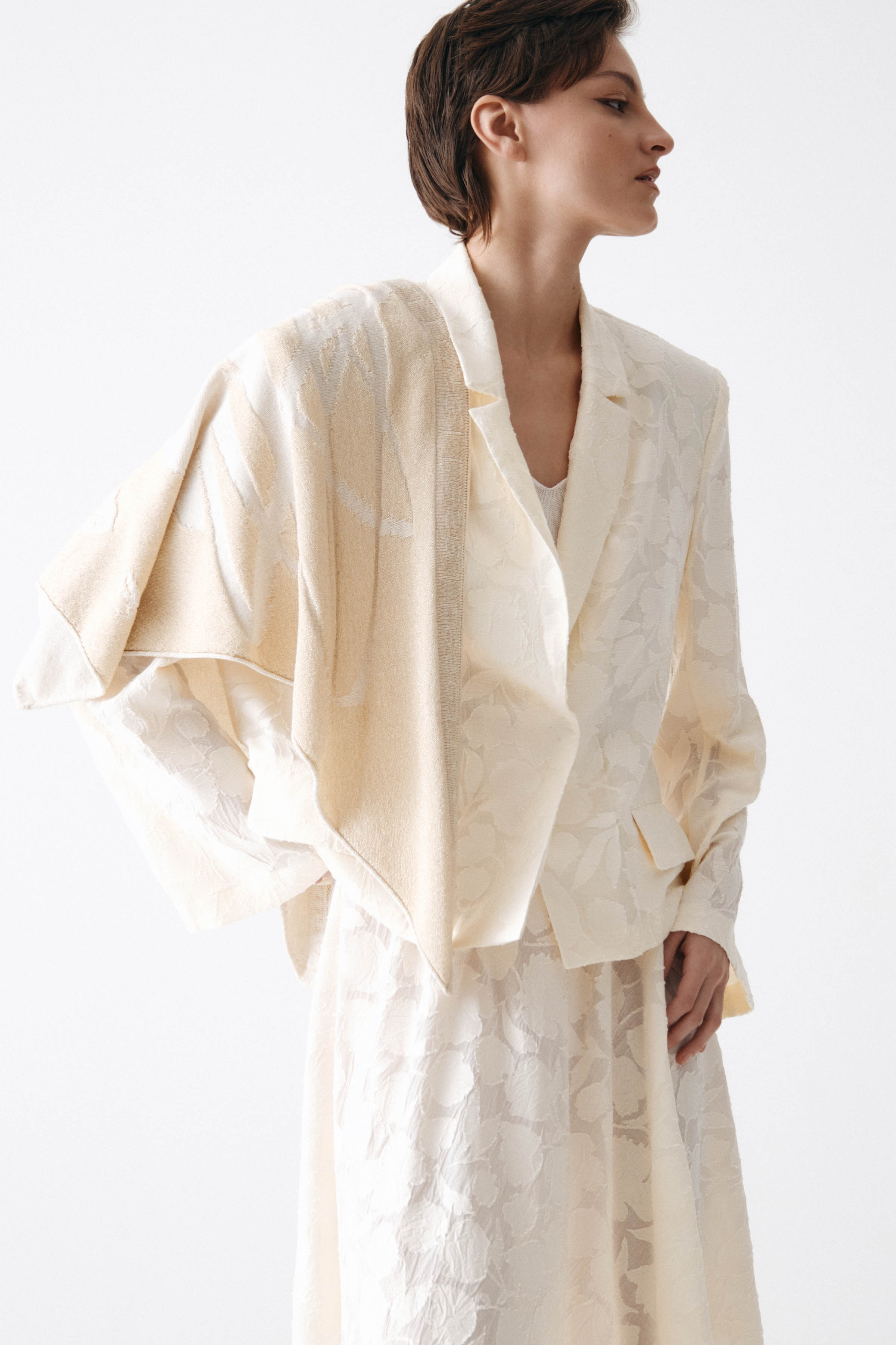 Косынка Лого  от Lesel (Лесель)! Заказывайте по ✆ 8 (800) 777 02 37