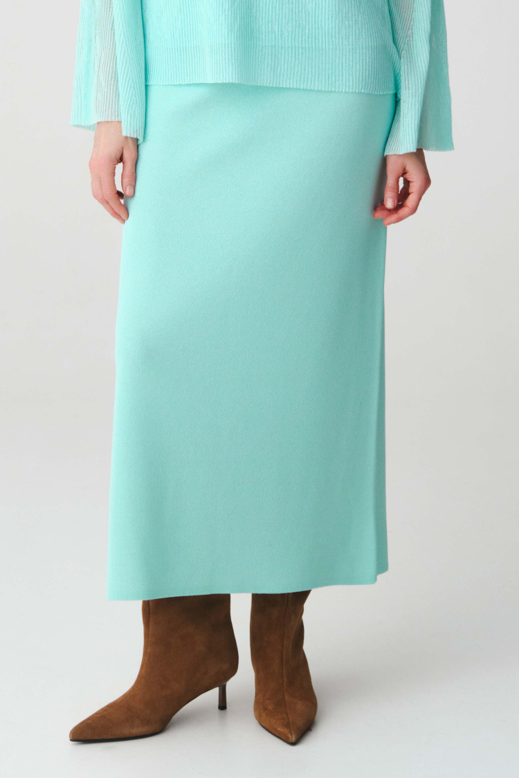 Юбка с разрезом гладкая