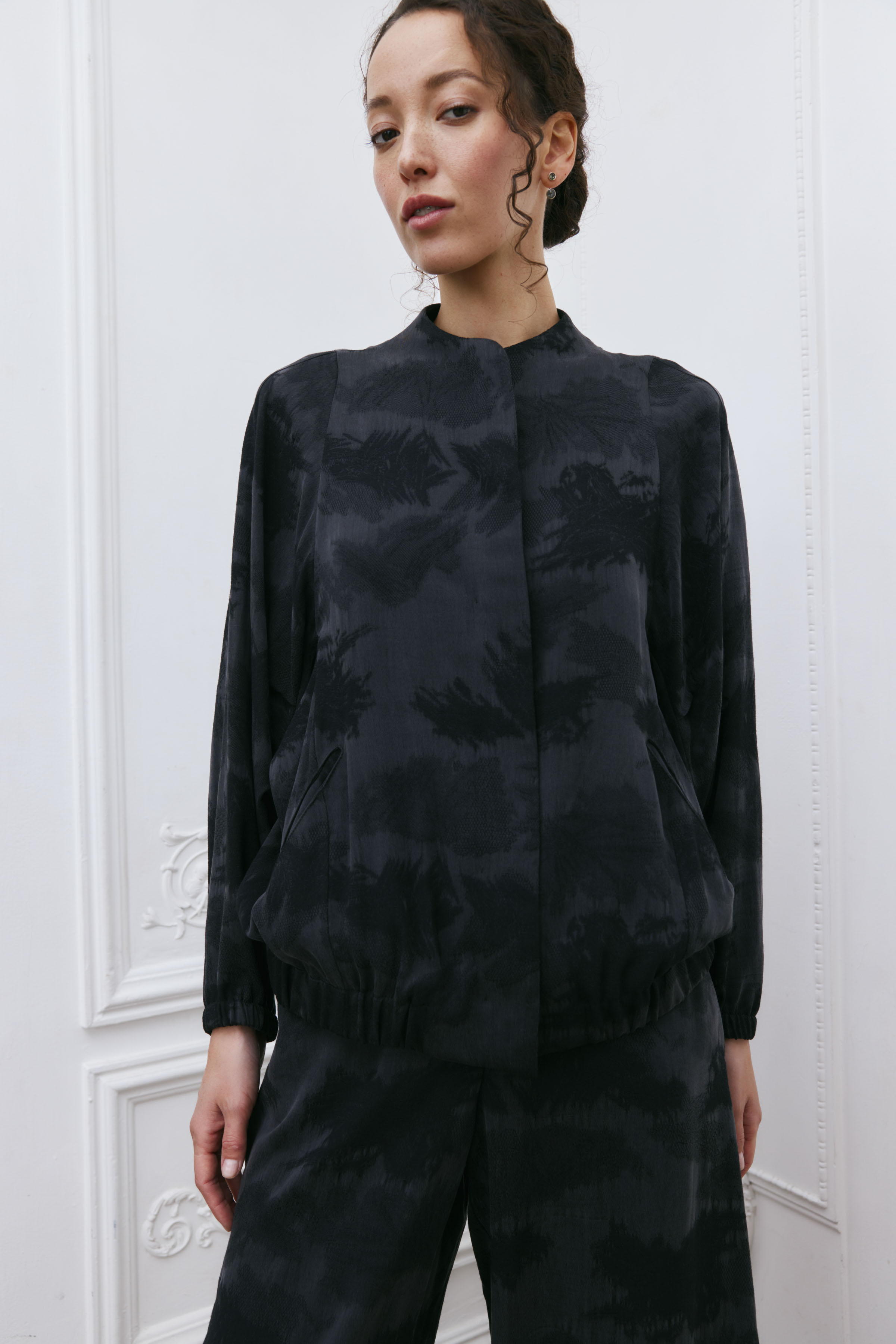 Куртка бомбер-ромб, жаккард 00 Чёрный перламутр (nacre noire) от Lesel (Лесель)! Заказывайте по ✆ 8 (800) 777 02 37