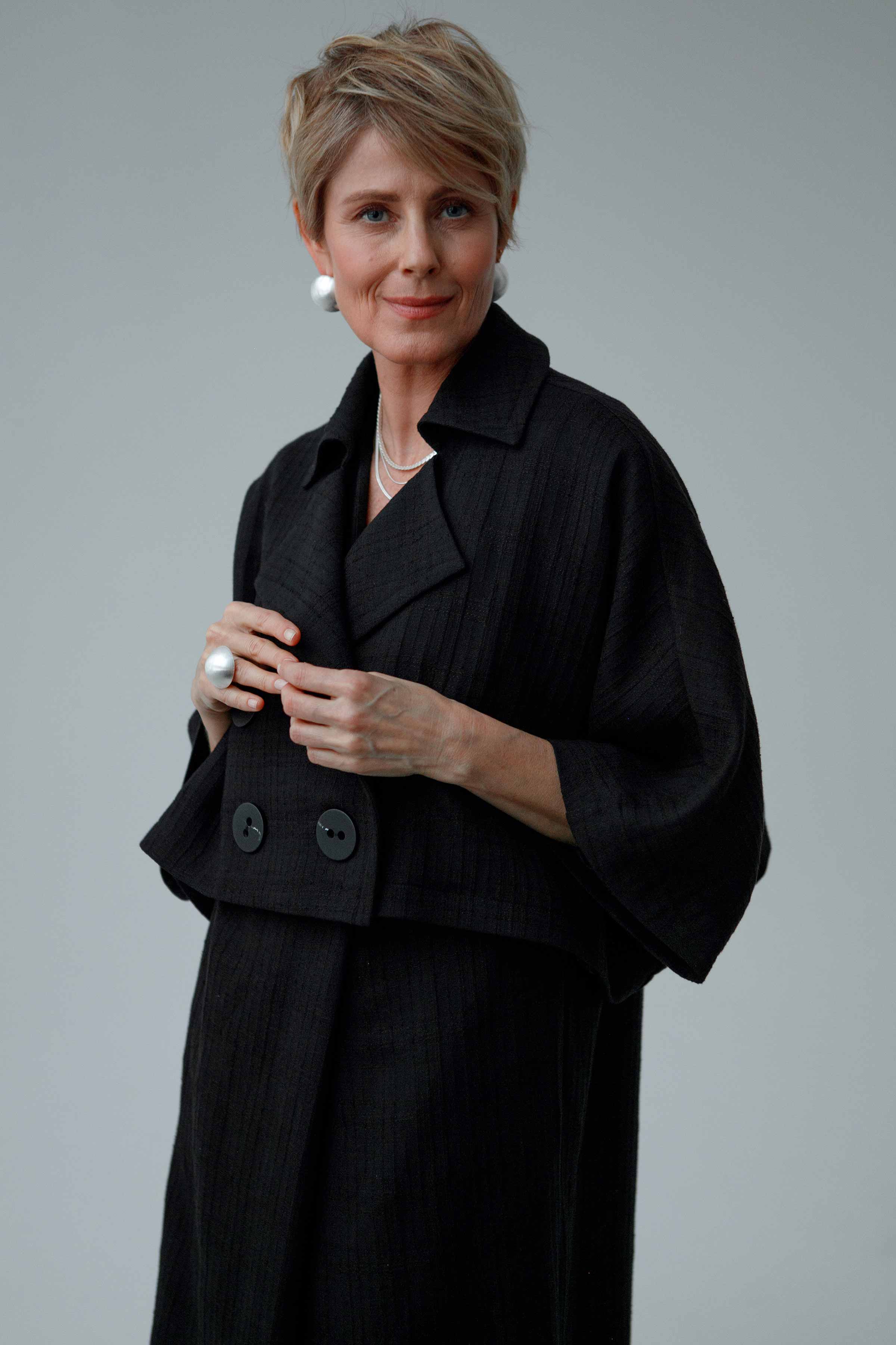 Жакет Пончо короткое, мягкий лён 00 Черный (noir) от Lesel (Лесель)! Заказывайте по ✆ 8 (800) 777 02 37