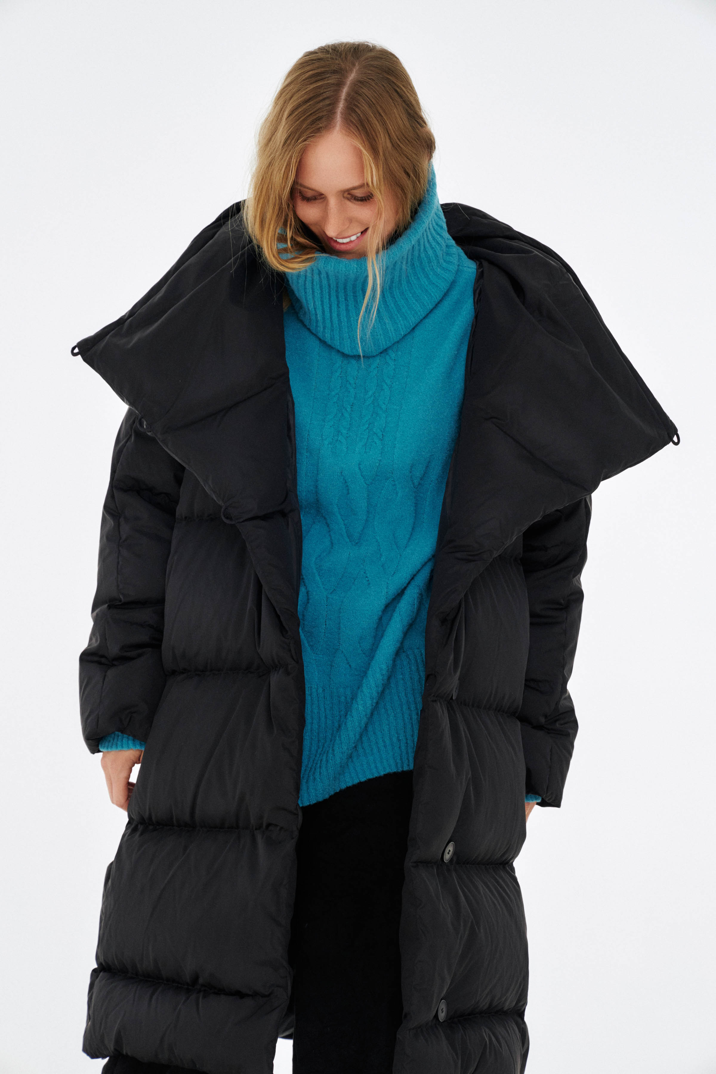 Пальто пуховое с навесными петлями 00 Черный (noir) от Lesel (Лесель)! Заказывайте по ✆ 8 (800) 777 02 37