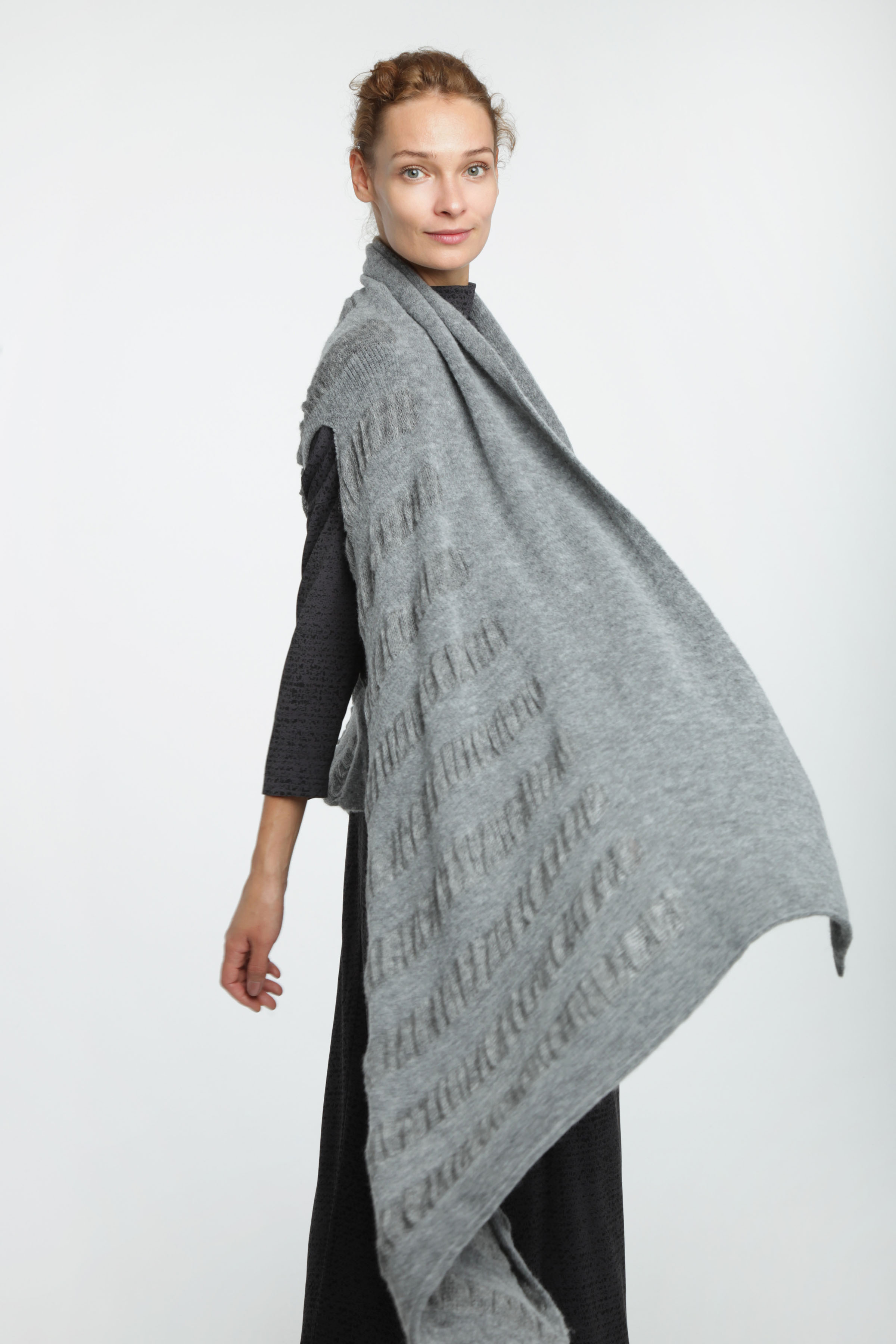 Жилет "Полосы" 15 Серый меланж (melange gris) от Lesel (Лесель)! Заказывайте по ✆ 8 (800) 777 02 37