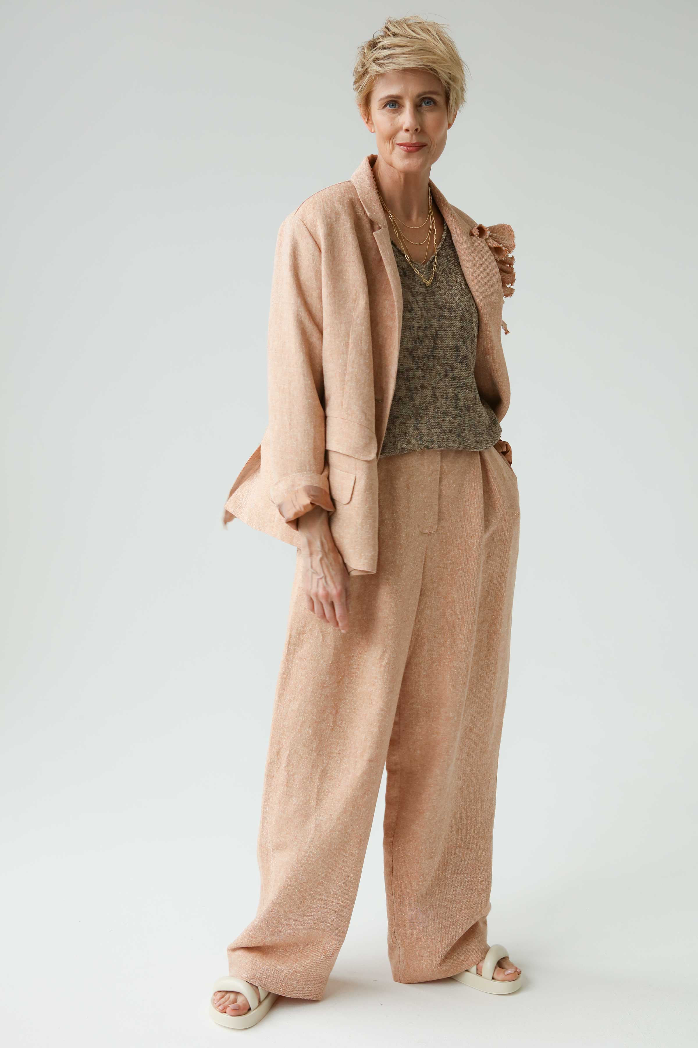 Брюки Прямые со складками, ёлочка  от Lesel (Лесель)! Заказывайте по ✆ 8 (800) 777 02 37