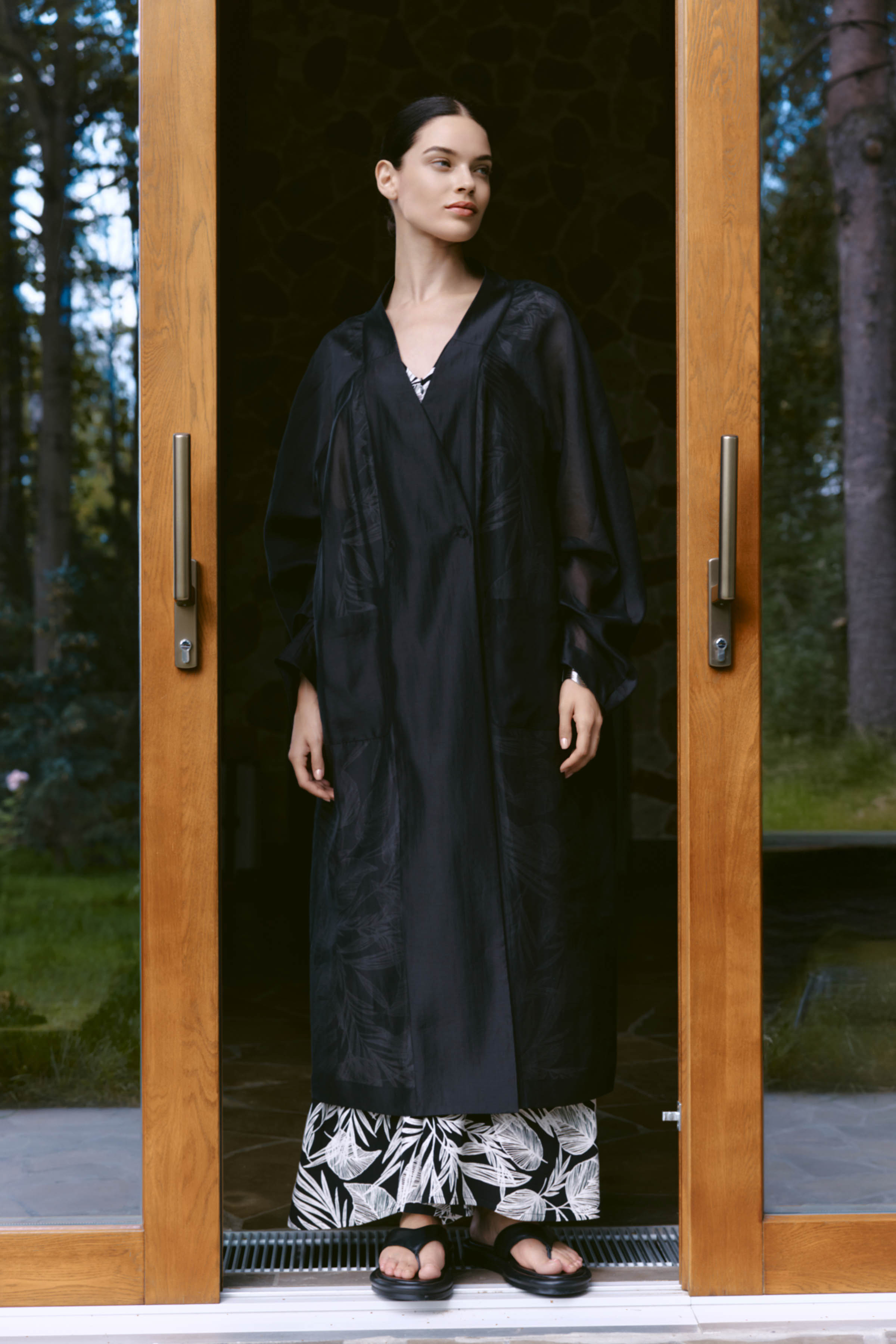 Плащ прозрачный, реглан 00 Черный (noir), 62 Хризолит (chrysolithe), 03 Кварц (quartz) от Lesel (Лесель)! Заказывайте по ✆ 8 (800) 777 02 37