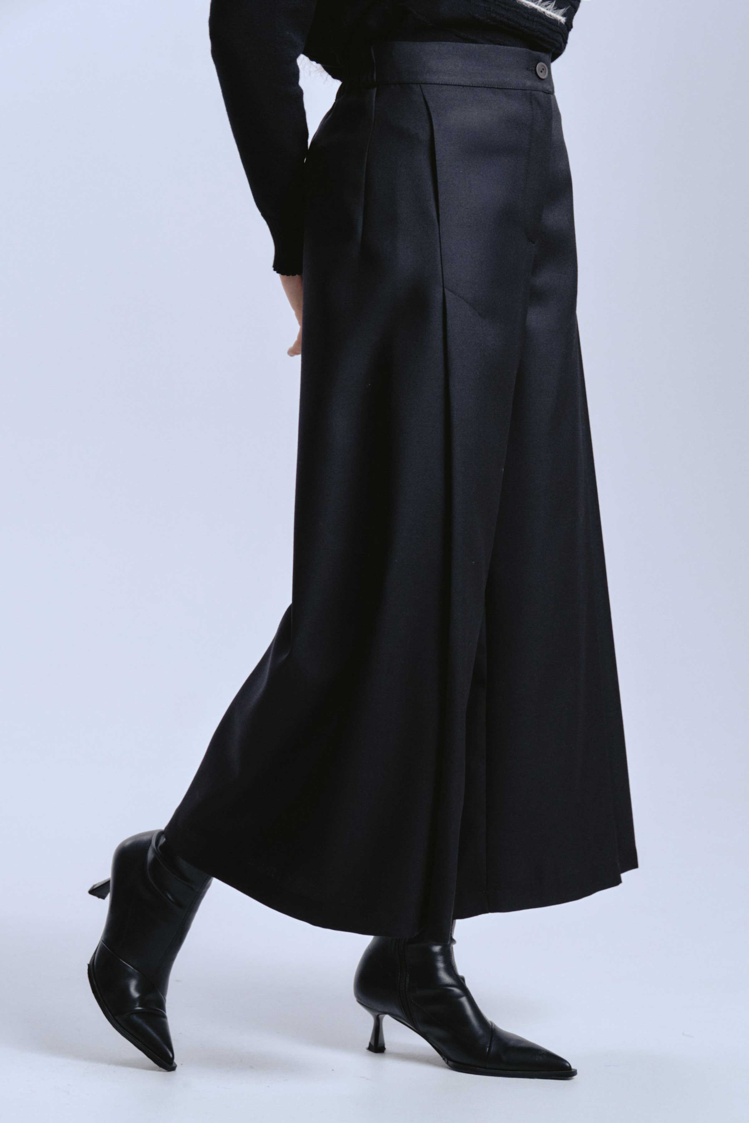 Брюки укороченные со складкой, шерсть  от Lesel (Лесель)! Заказывайте по ✆ 8 (800) 777 02 37