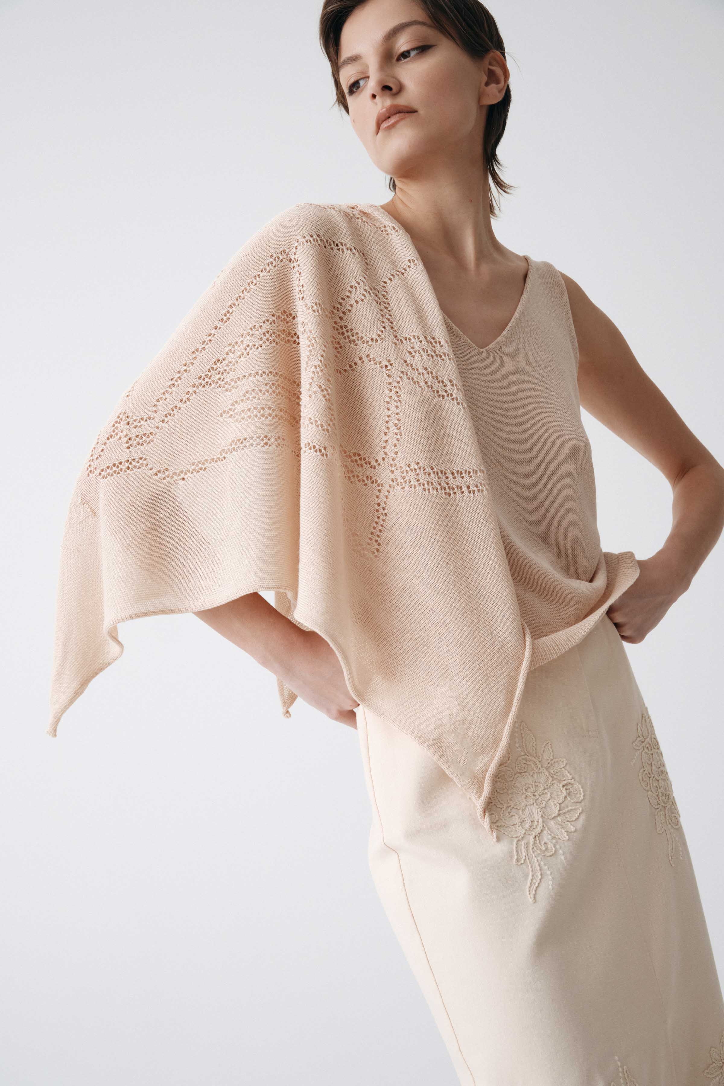 Платок Графика  от Lesel (Лесель)! Заказывайте по ✆ 8 (800) 777 02 37