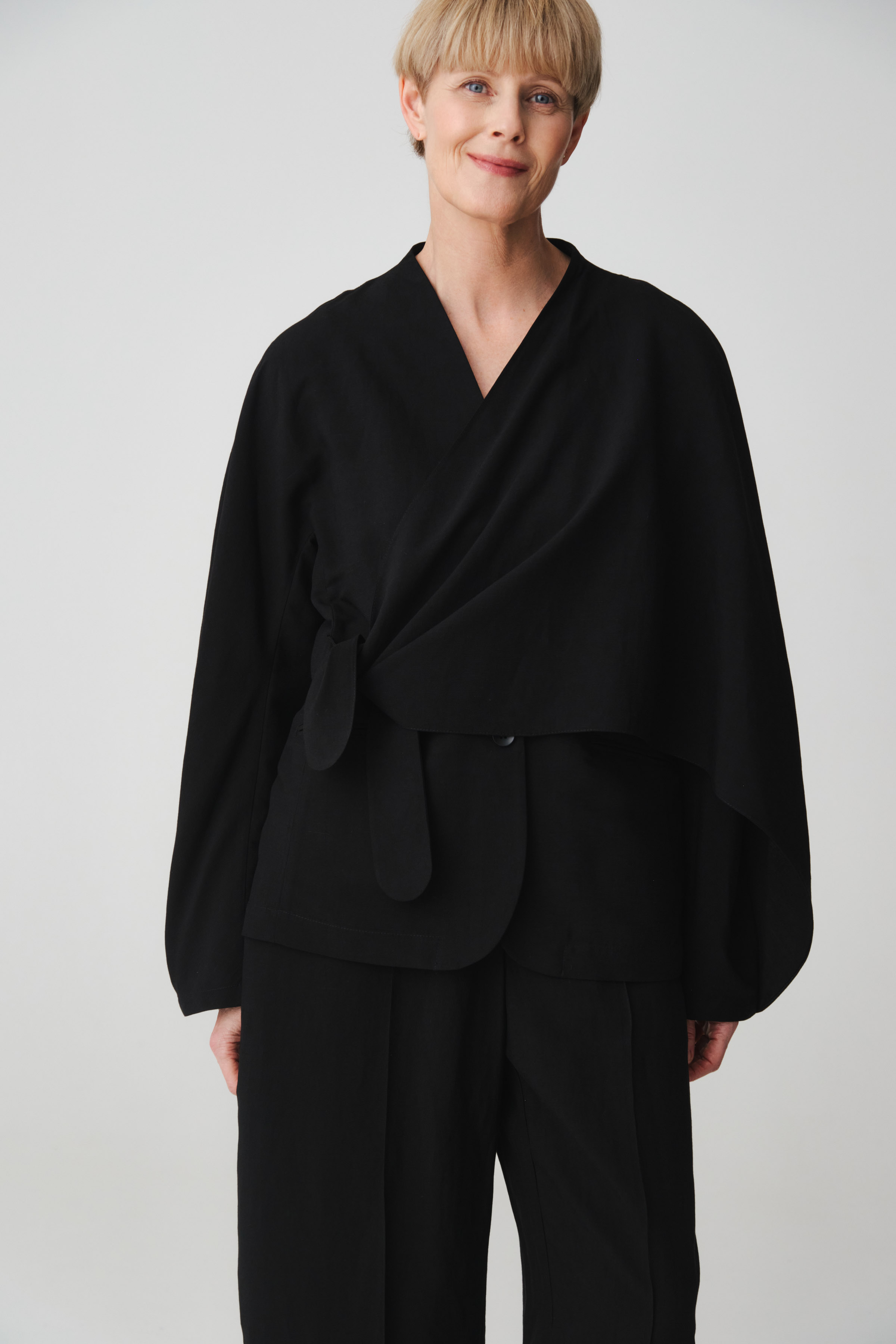 Жакет с отлетной пелериной