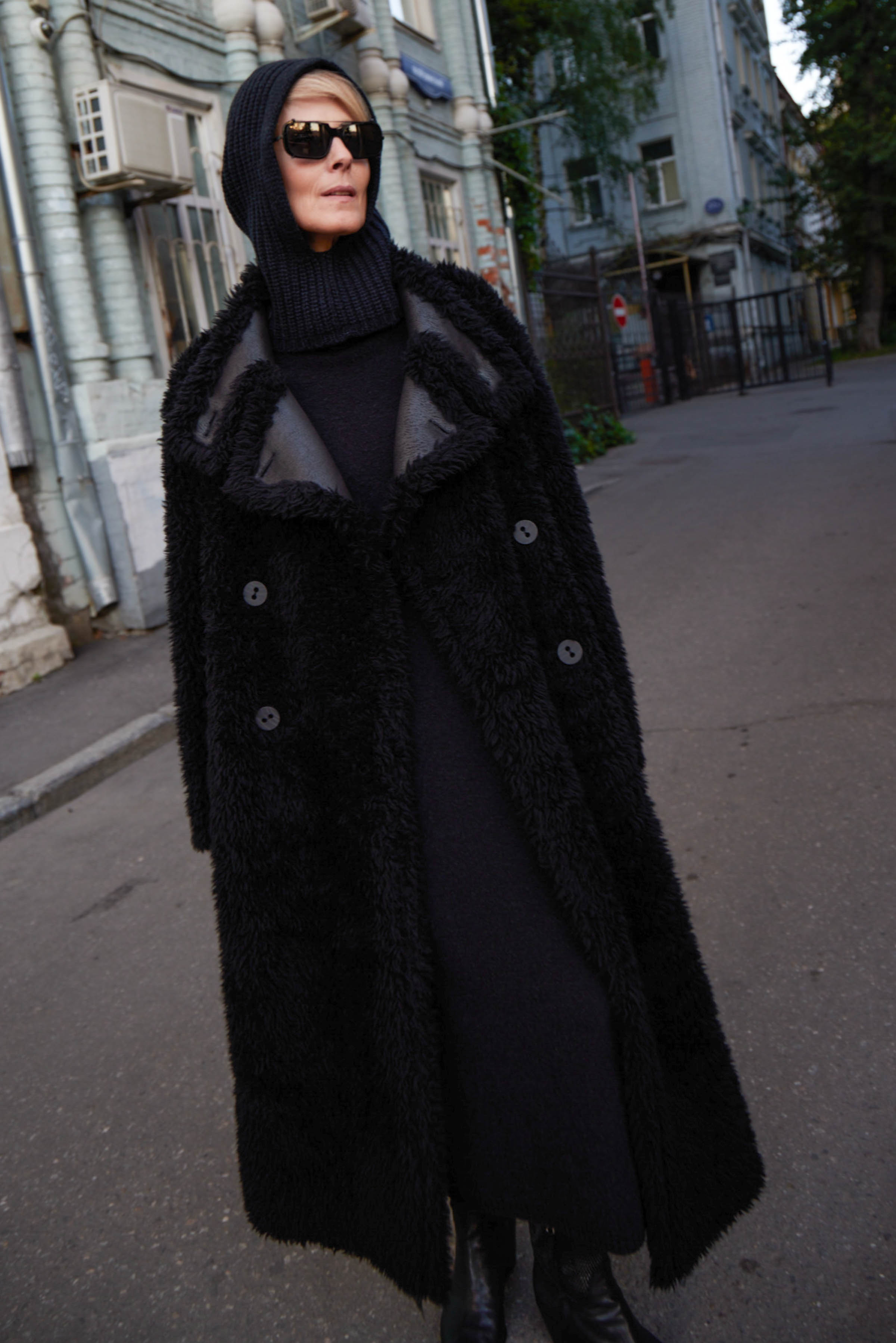 Пальто дубленка, с лацканами и воротником-стойкой длинная 00 Черный (noir) от Lesel (Лесель)! Заказывайте по ✆ 8 (800) 777 02 37
